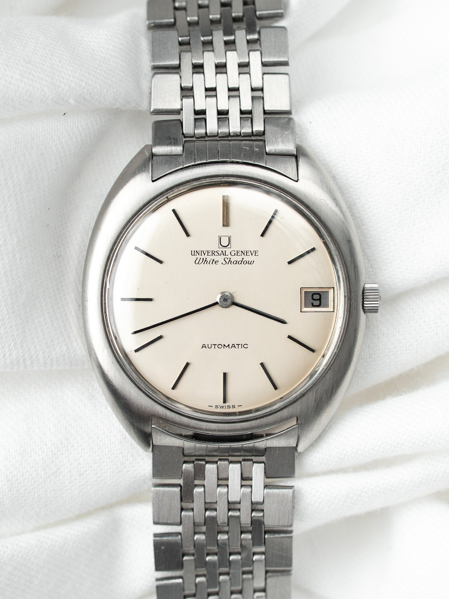 Universal Genève White Shadow Watch — Micro-Rotor Date (1970)