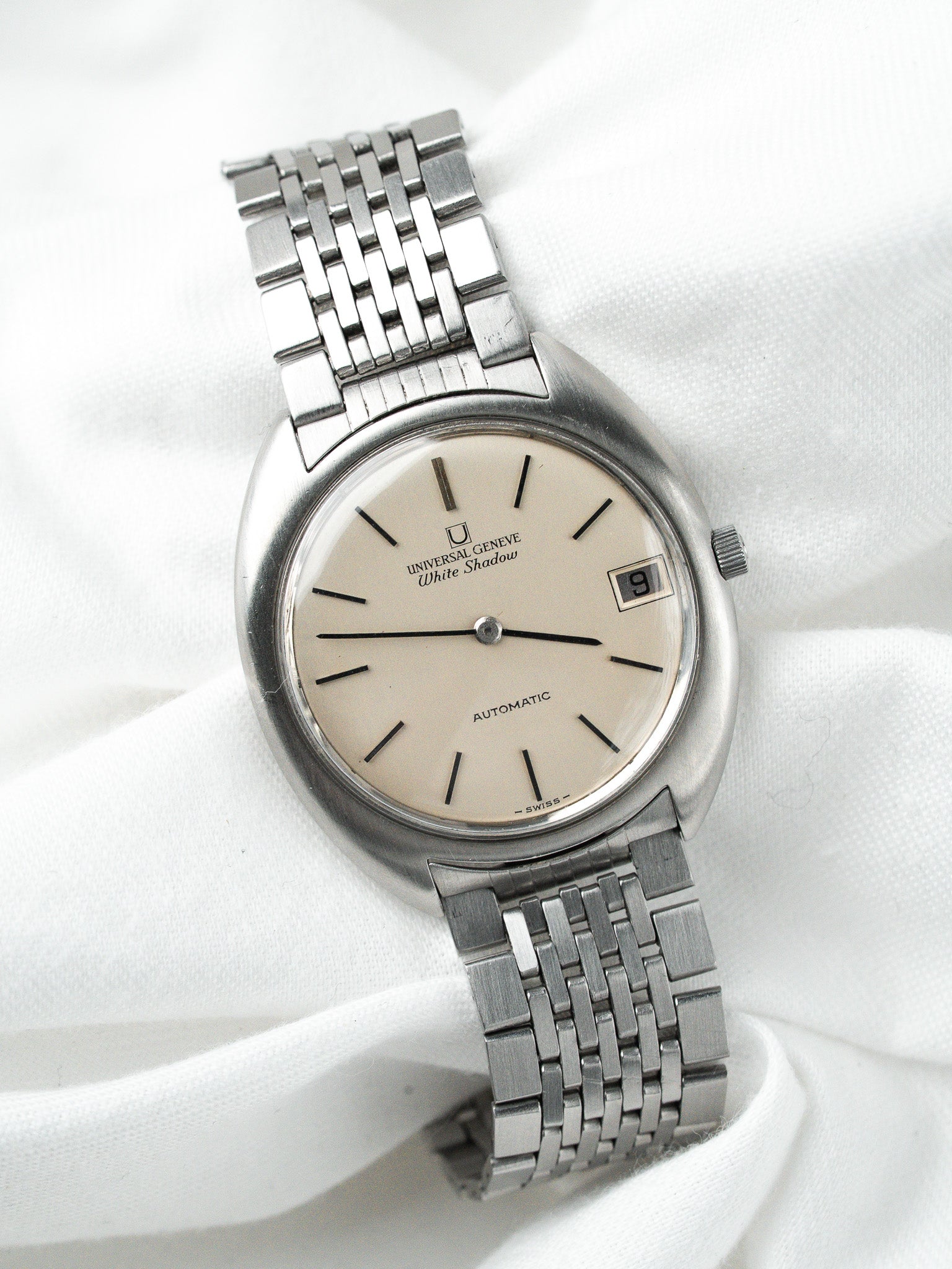 Universal Genève White Shadow Watch — Micro-Rotor Date (1970)