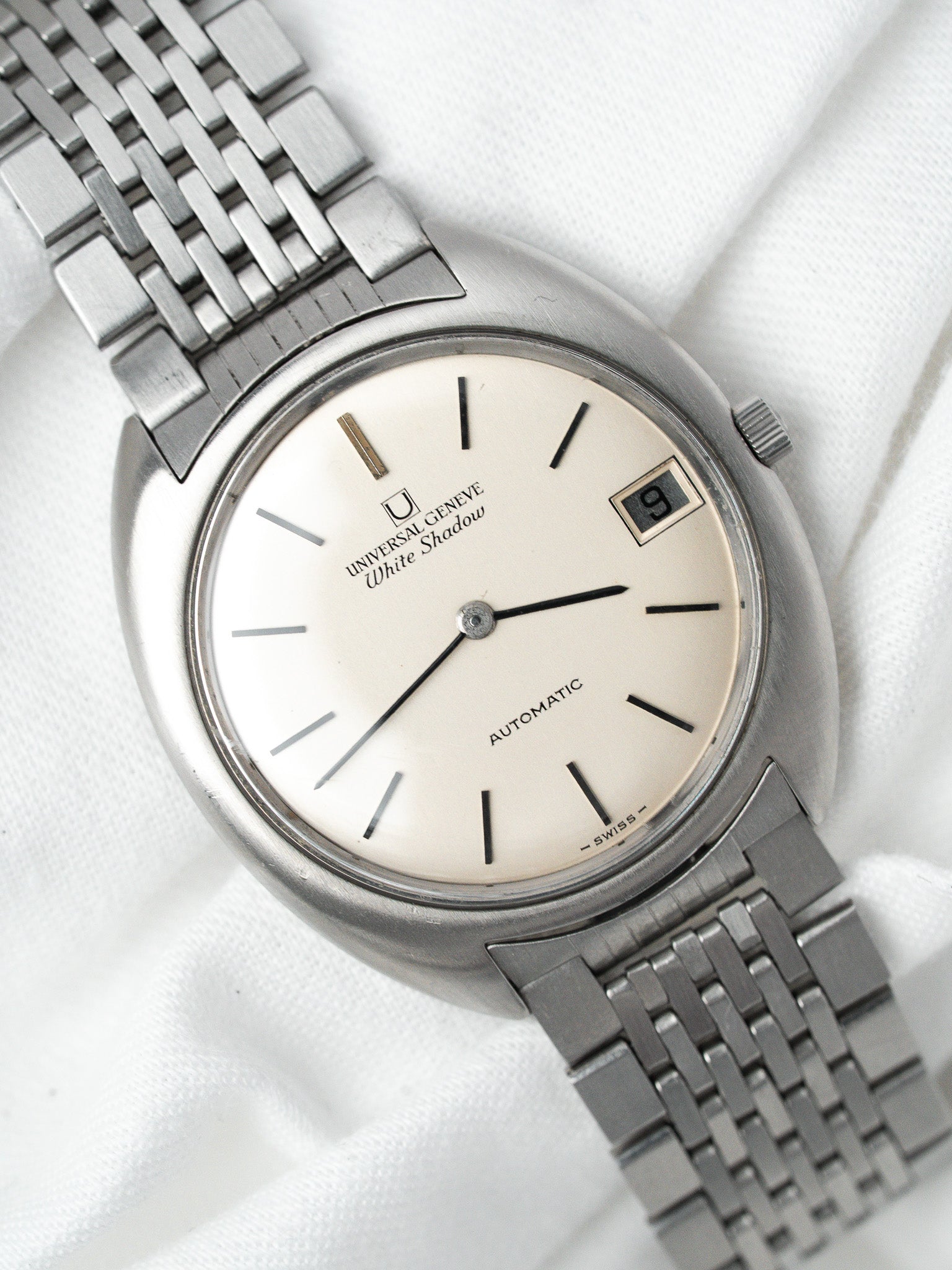 Universal Genève White Shadow Watch — Micro-Rotor Date (1970)