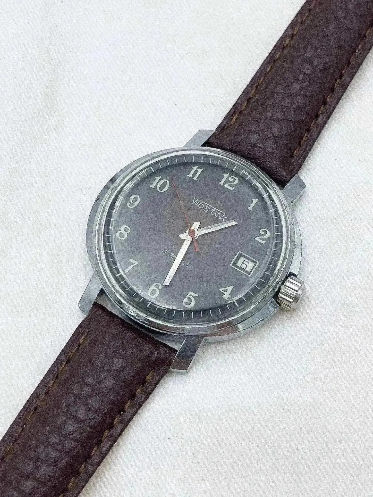 Montre Vostok Vintage - Ovale Chocolat (Année 1970) - Atelier Victor