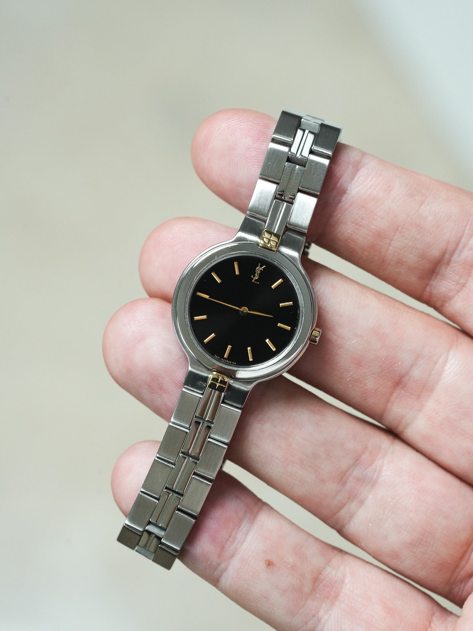 Montre Yves Saint Laurent Vintage - Acier noir Femme (Années 1990) - Atelier Victor