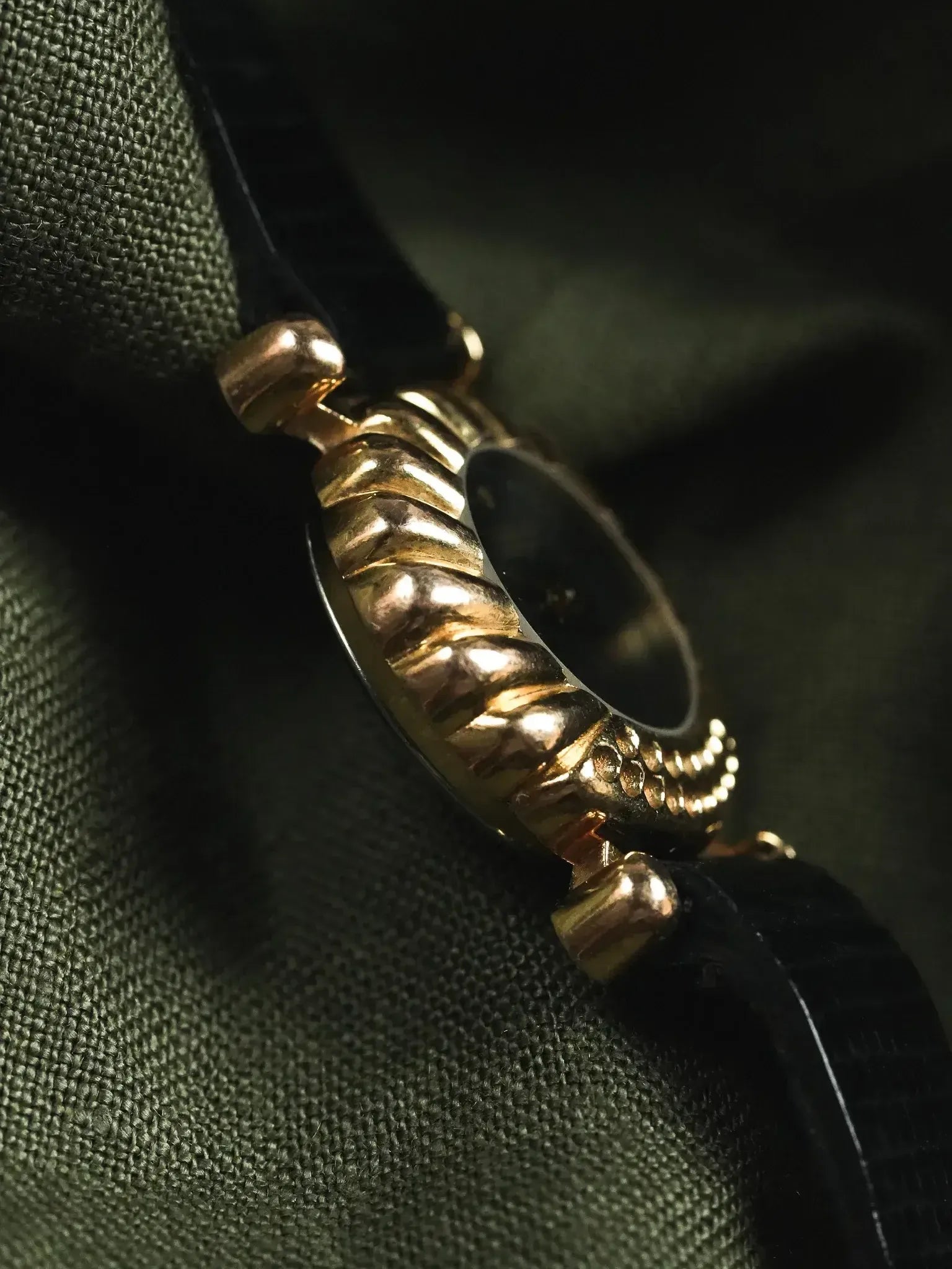 Nappey Besancon - Plaqué or Cadran noir - 1990s - Atelier Victor