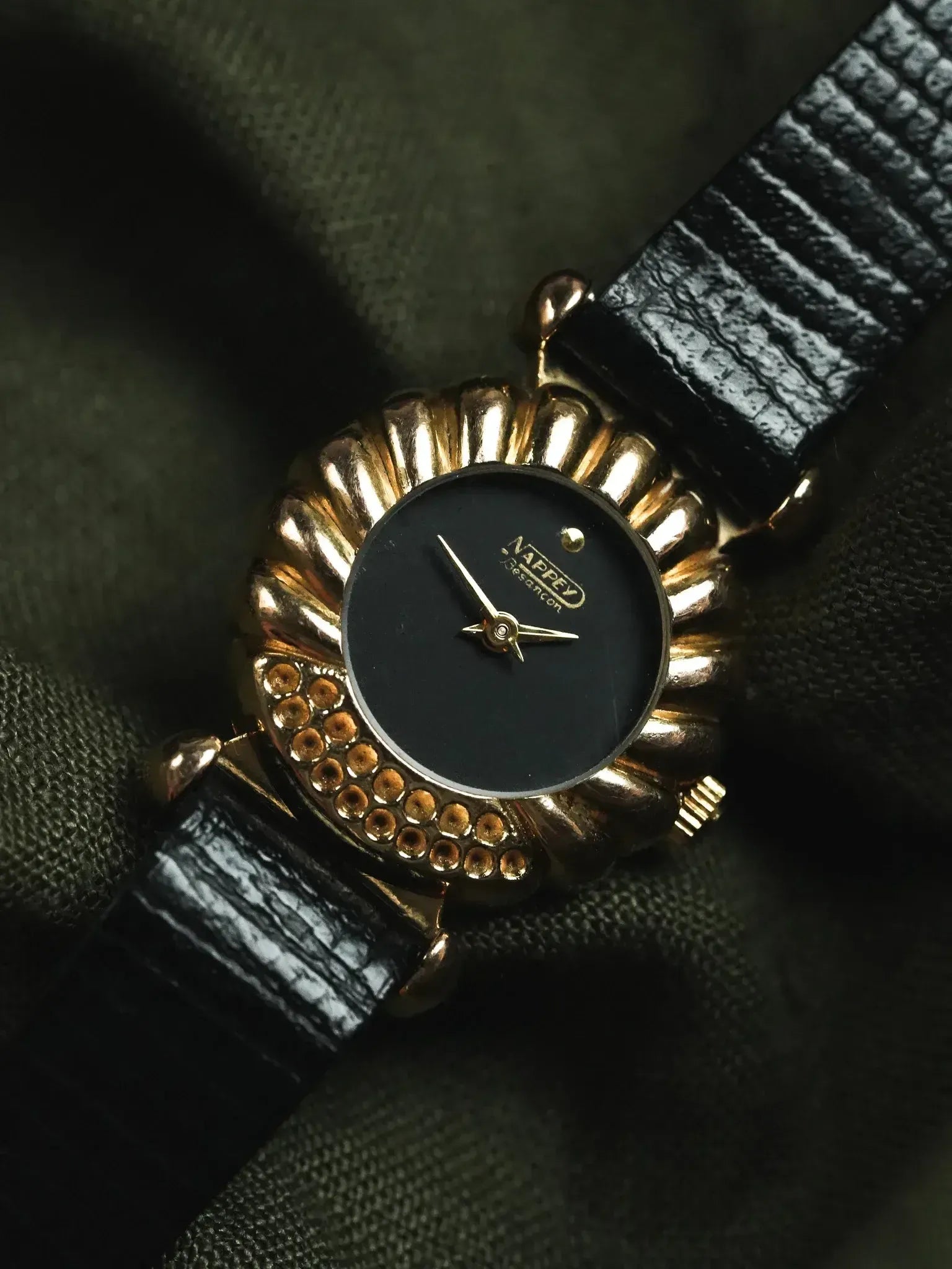 Nappey Besancon - Plaqué or Cadran noir - 1990s - Atelier Victor