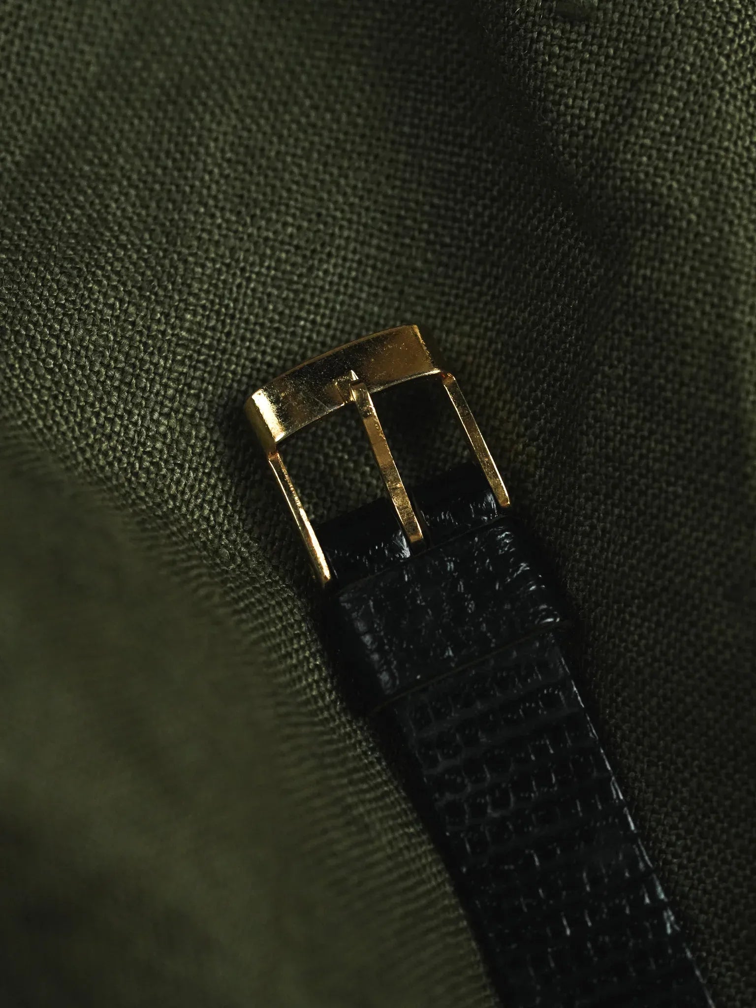Nappey Besancon - Plaqué or Cadran noir - 1990s - Atelier Victor - Vintage Shop