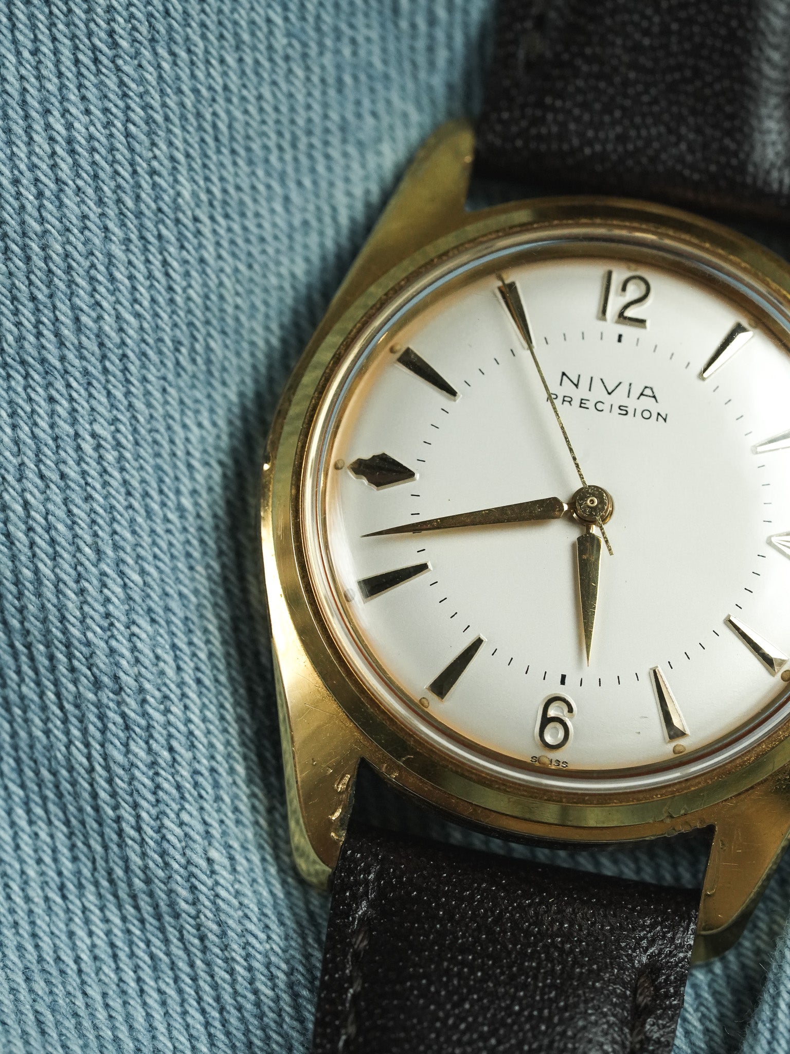 Nivia - Precision Or - 1970s - Atelier Victor - Vintage Shop
