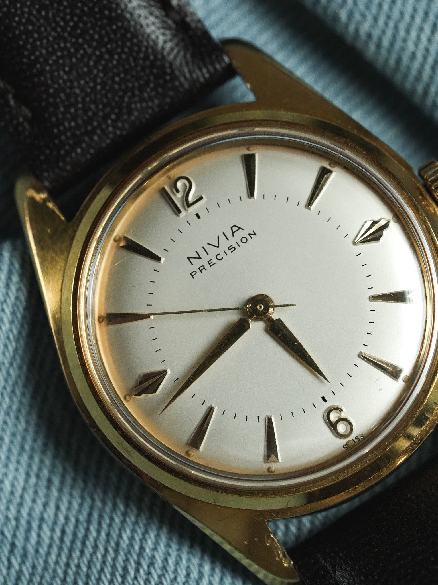Nivia - Precision Or - 1970s - Atelier Victor - Vintage Shop