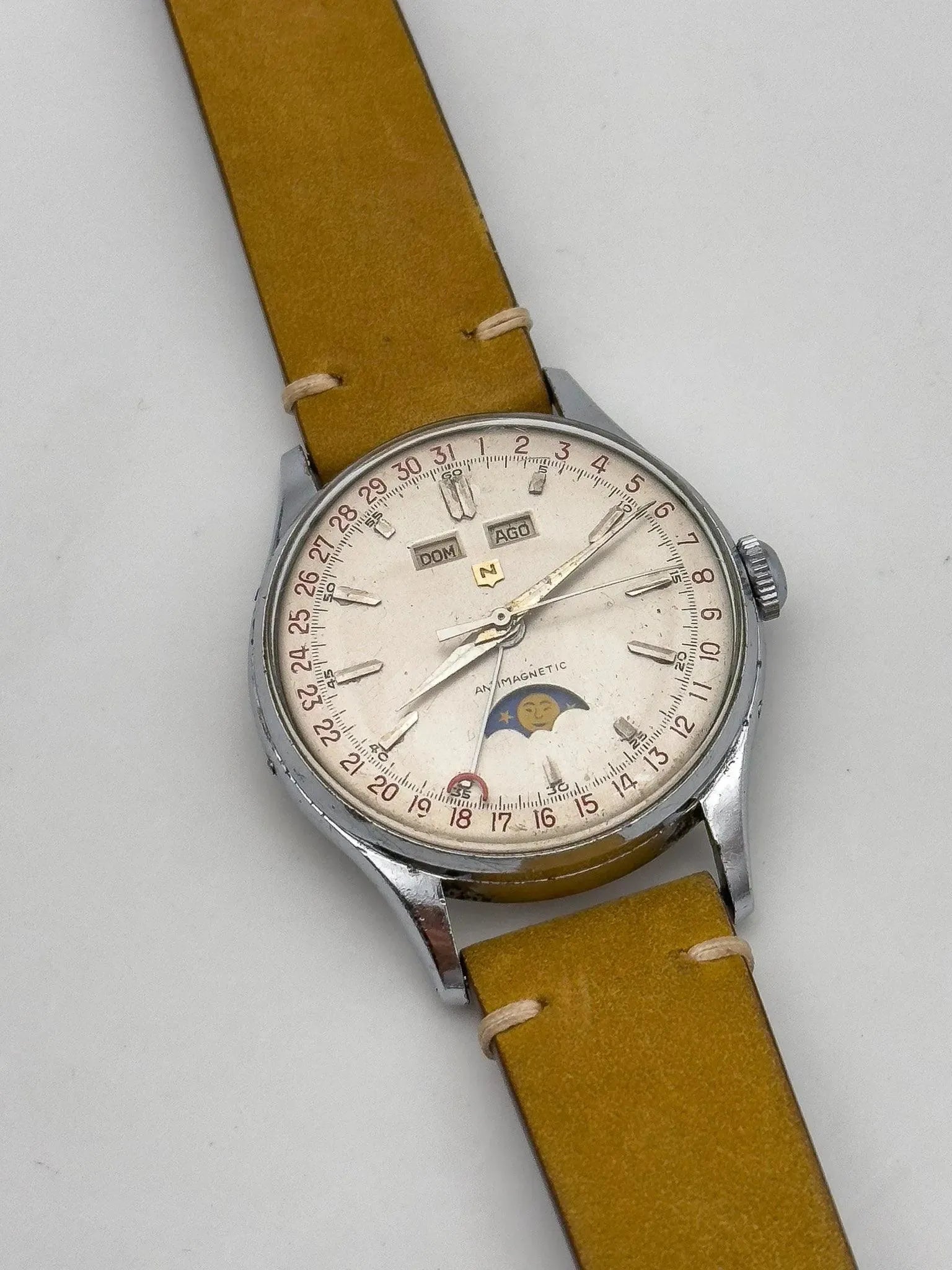 Nobellux - Valjoux 90 Acier Phase de lune Triple Calendar - 1950s - Atelier Victor - Vintage Shop