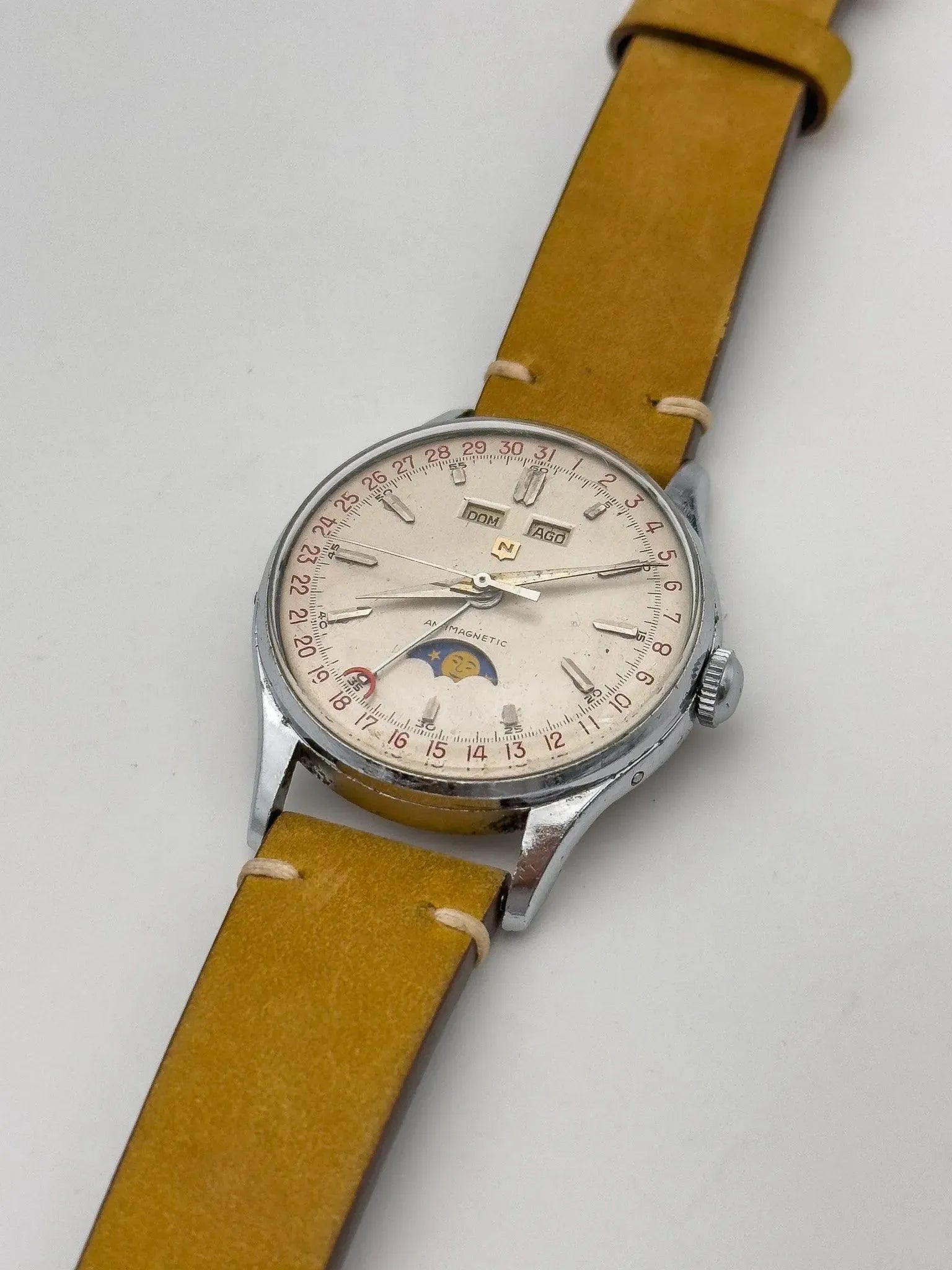 Nobellux - Valjoux 90 Acier Phase de lune Triple Calendar - 1950s - Atelier Victor - Vintage Shop