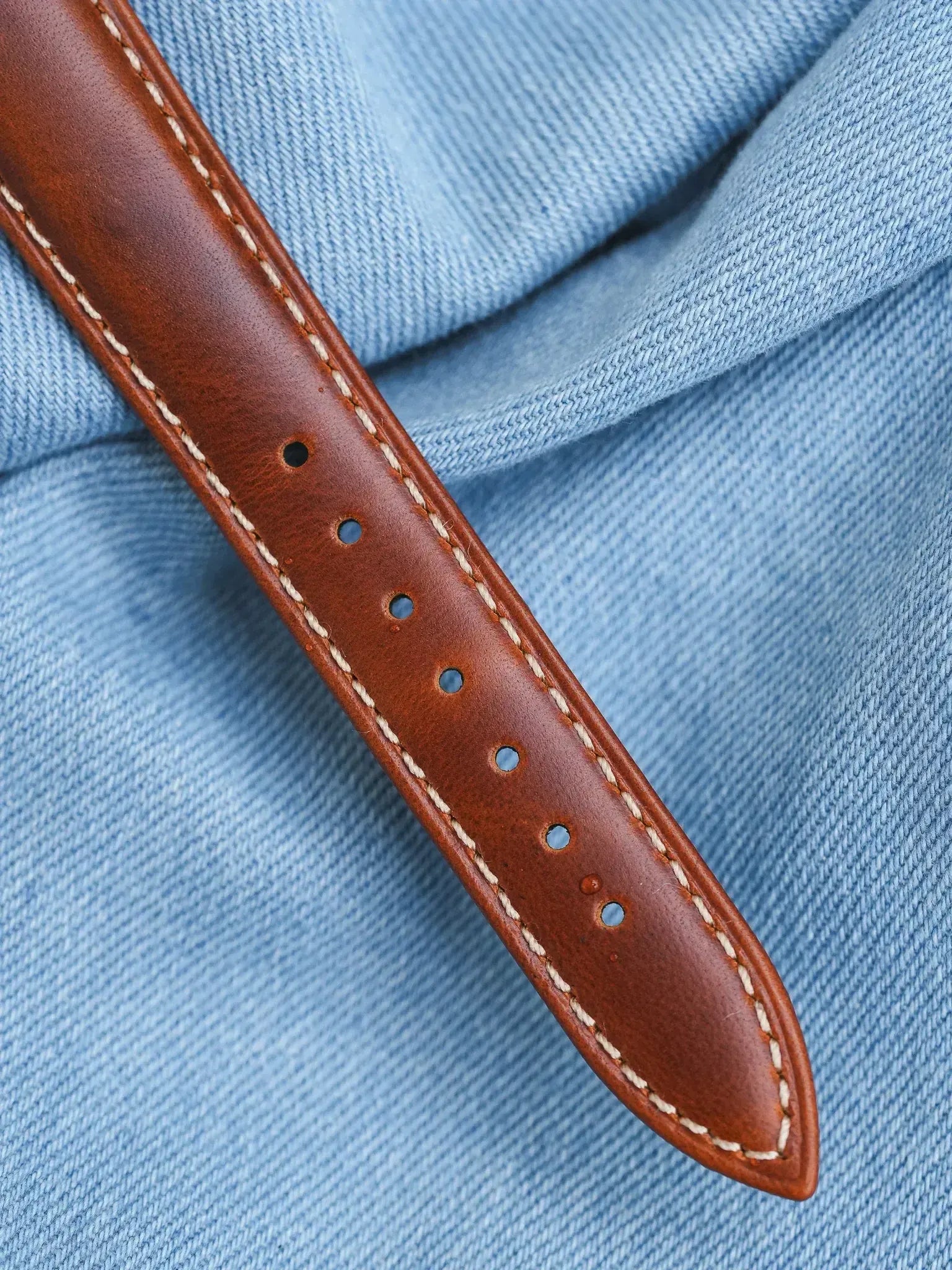 Omega - 131.019 Crosshair rouge acier - 1965 - Atelier Victor