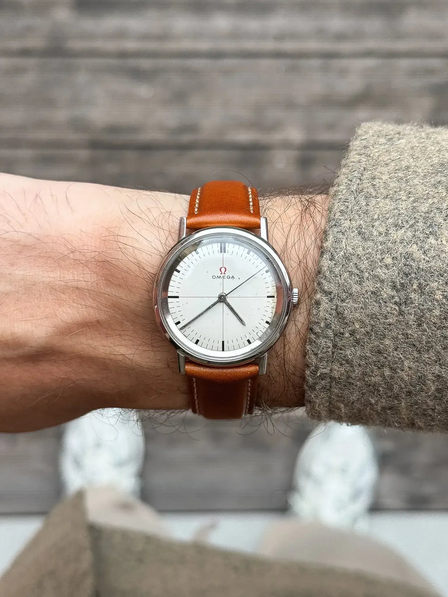 Omega - 131.019 Crosshair rouge acier - 1965 - Atelier Victor