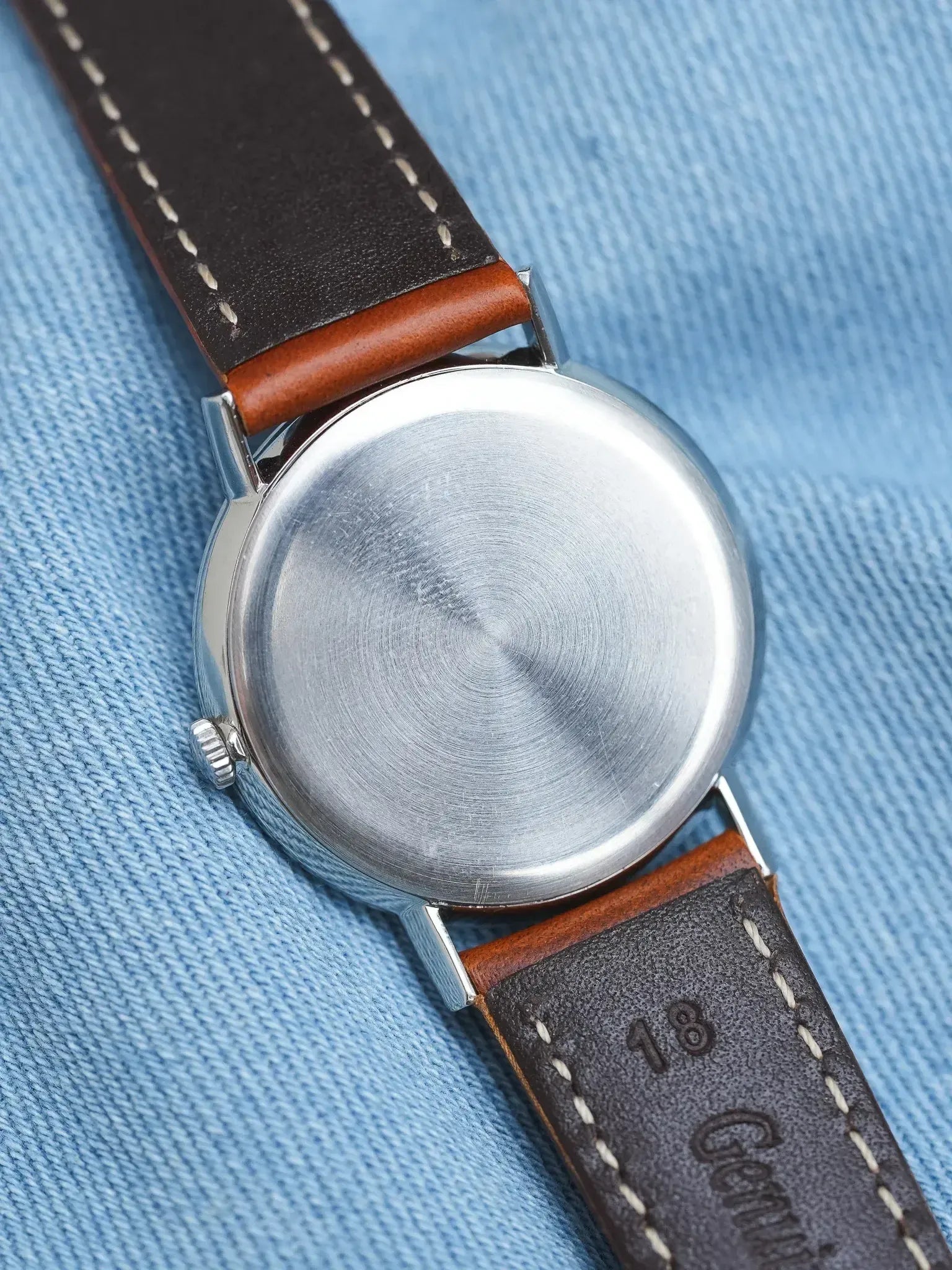 Omega - 131.019 Crosshair rouge acier - 1965 - Atelier Victor