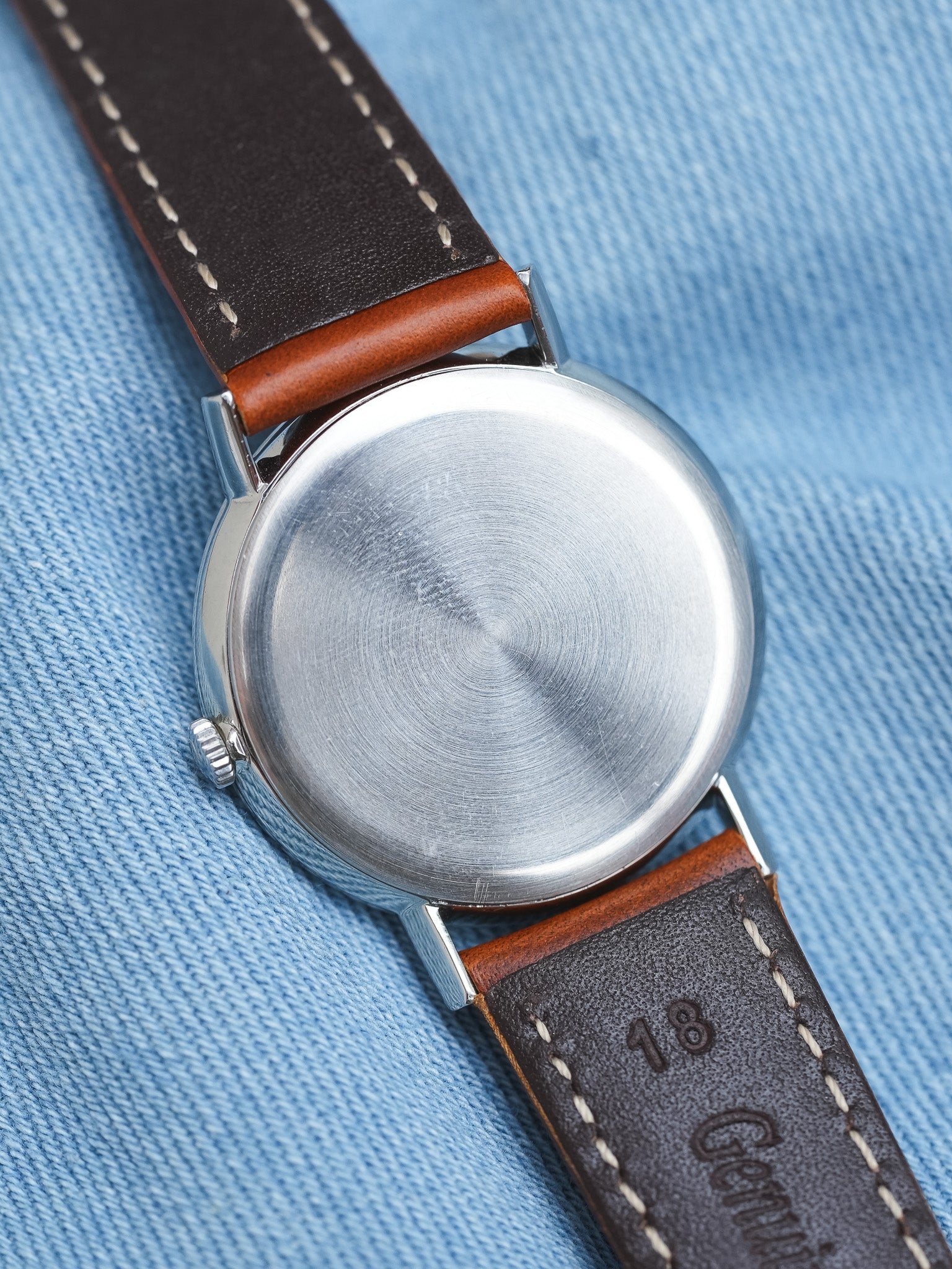 Omega - 131.019 Crosshair rouge acier - 1965 - Atelier Victor - Vintage Shop