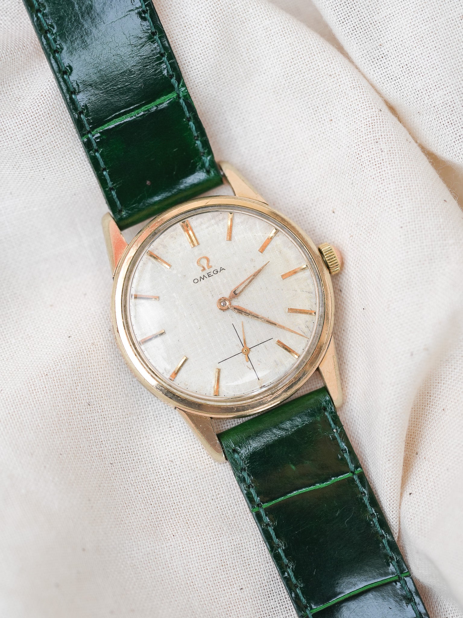 Omega - 14391-6 Plaqué or cadran lin - 1961 - Atelier Victor Paris - Vintage Watch Shop Dubai