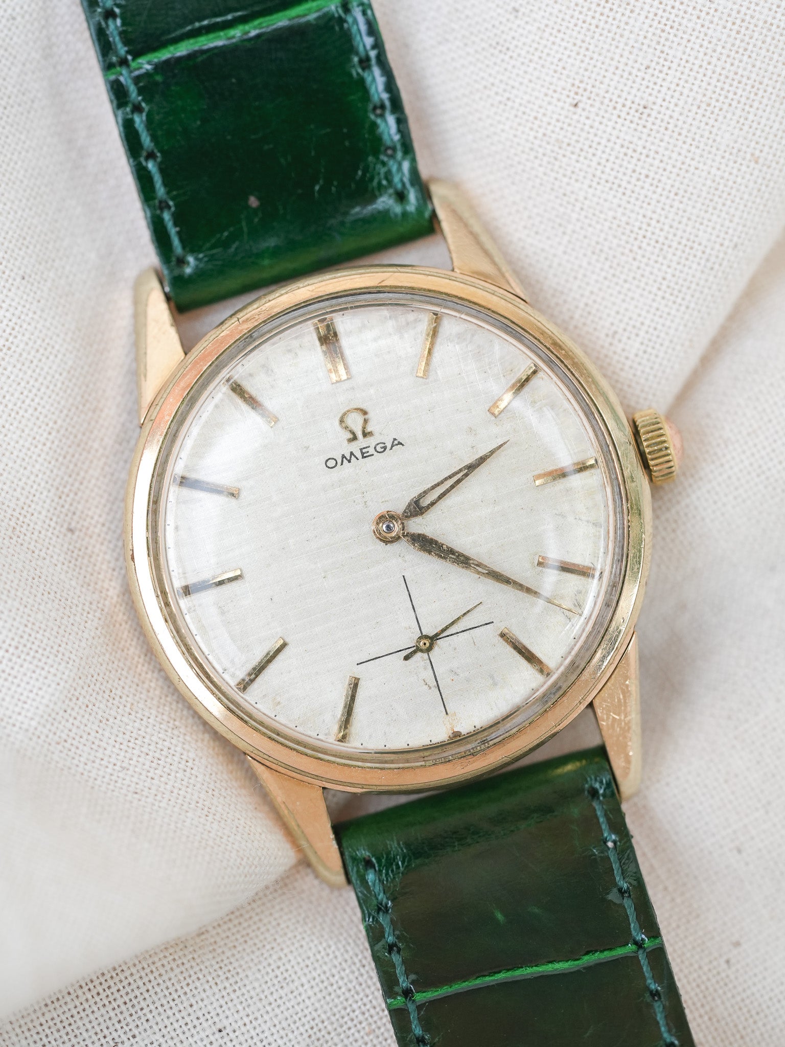 Omega - 14391-6 Plaqué or cadran lin - 1961 - Atelier Victor Paris - Vintage Watch Shop Dubai