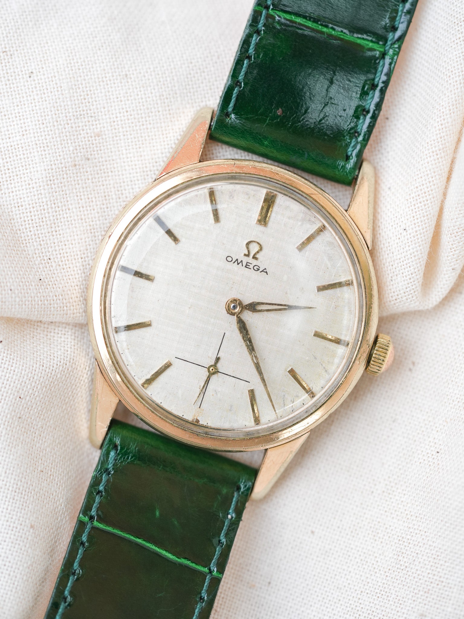 Omega - 14391-6 Plaqué or cadran lin - 1961 - Atelier Victor Paris - Vintage Watch Shop Dubai
