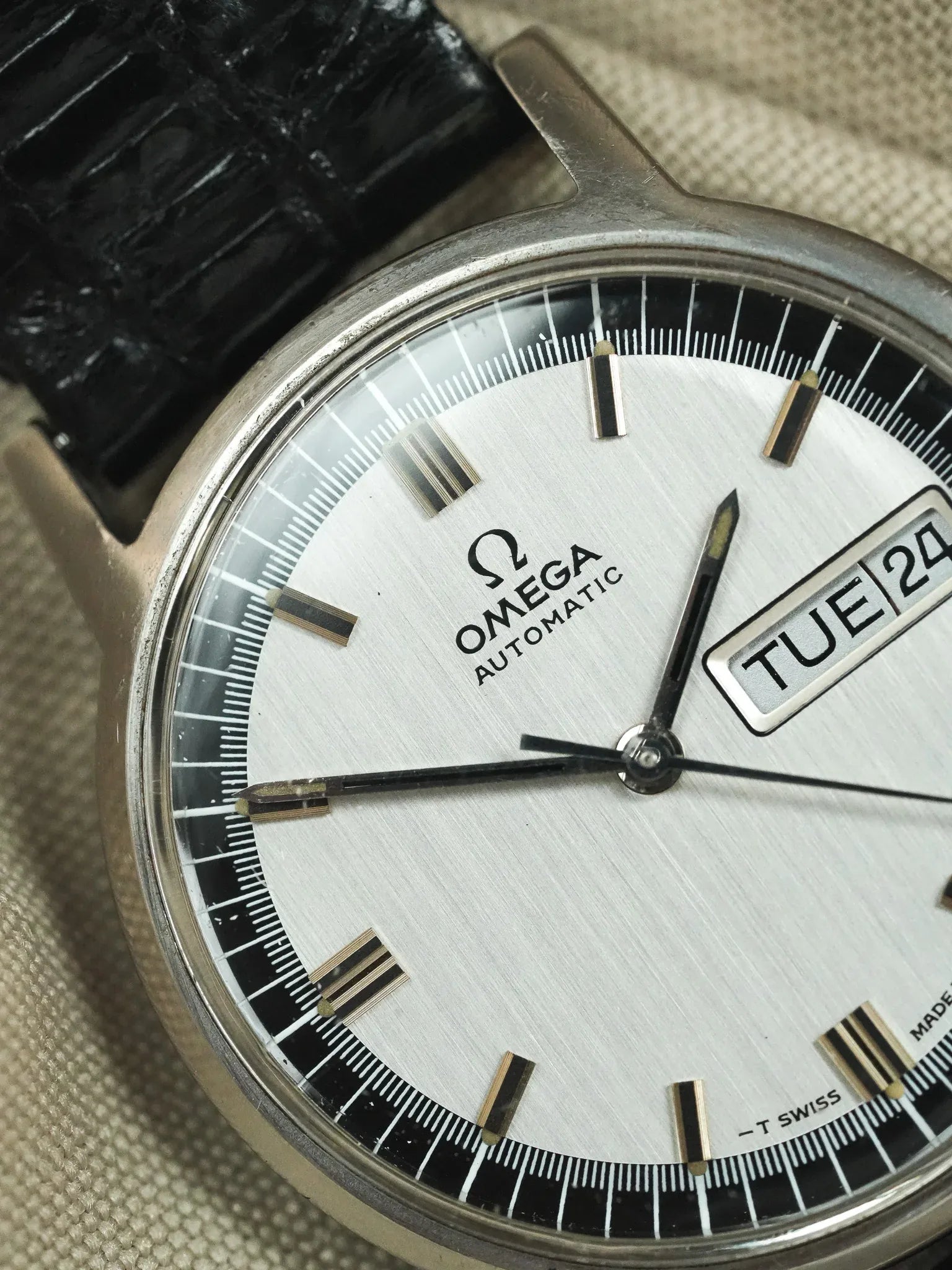 Omega - 166.0140 Daydate Cadran Acier Noir - 1970 - Atelier Victor - Vintage Shop