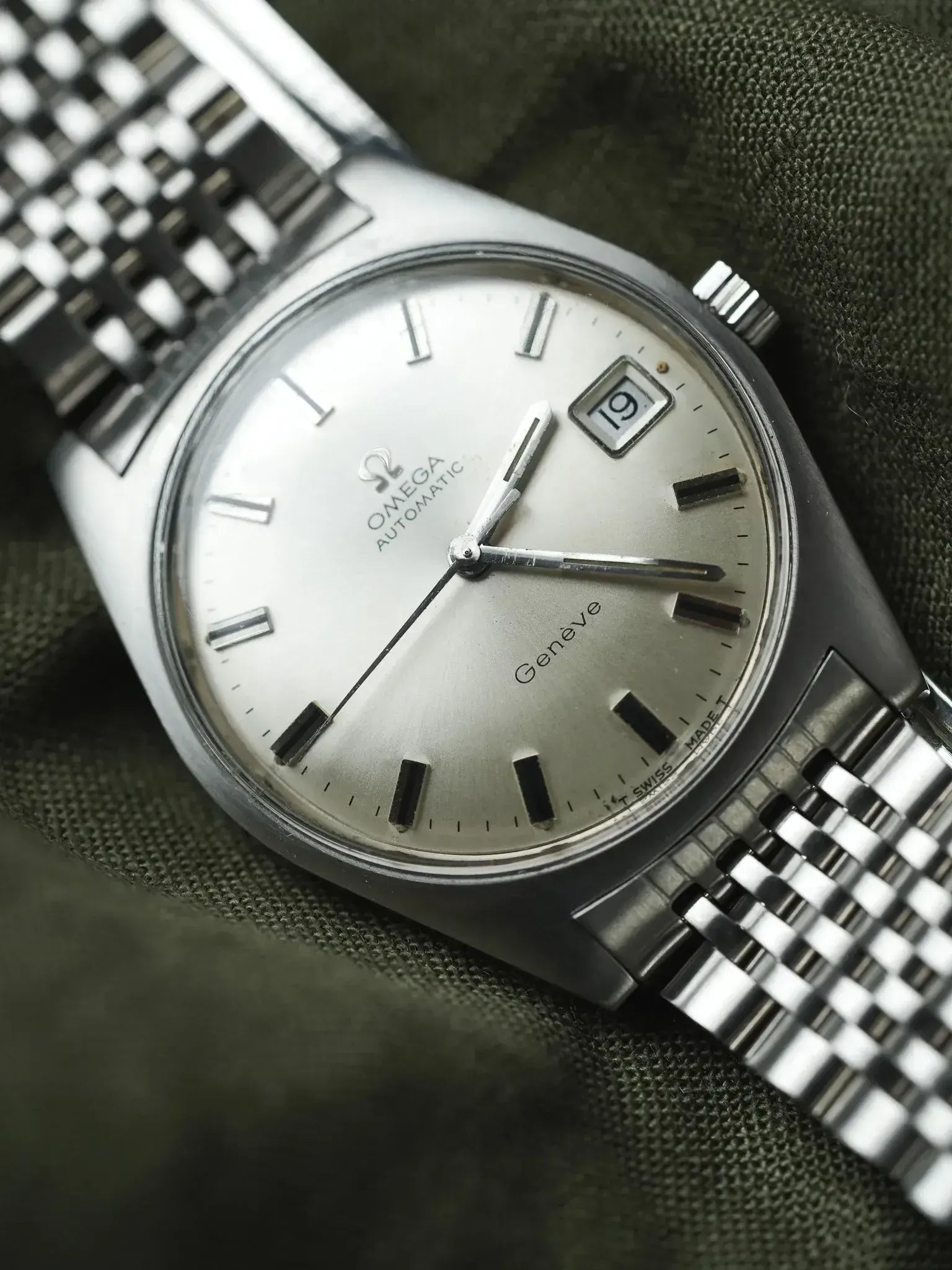 Omega - 166.041 Genève Tonneau Date Grain de Riz - 1968 - Atelier Victor