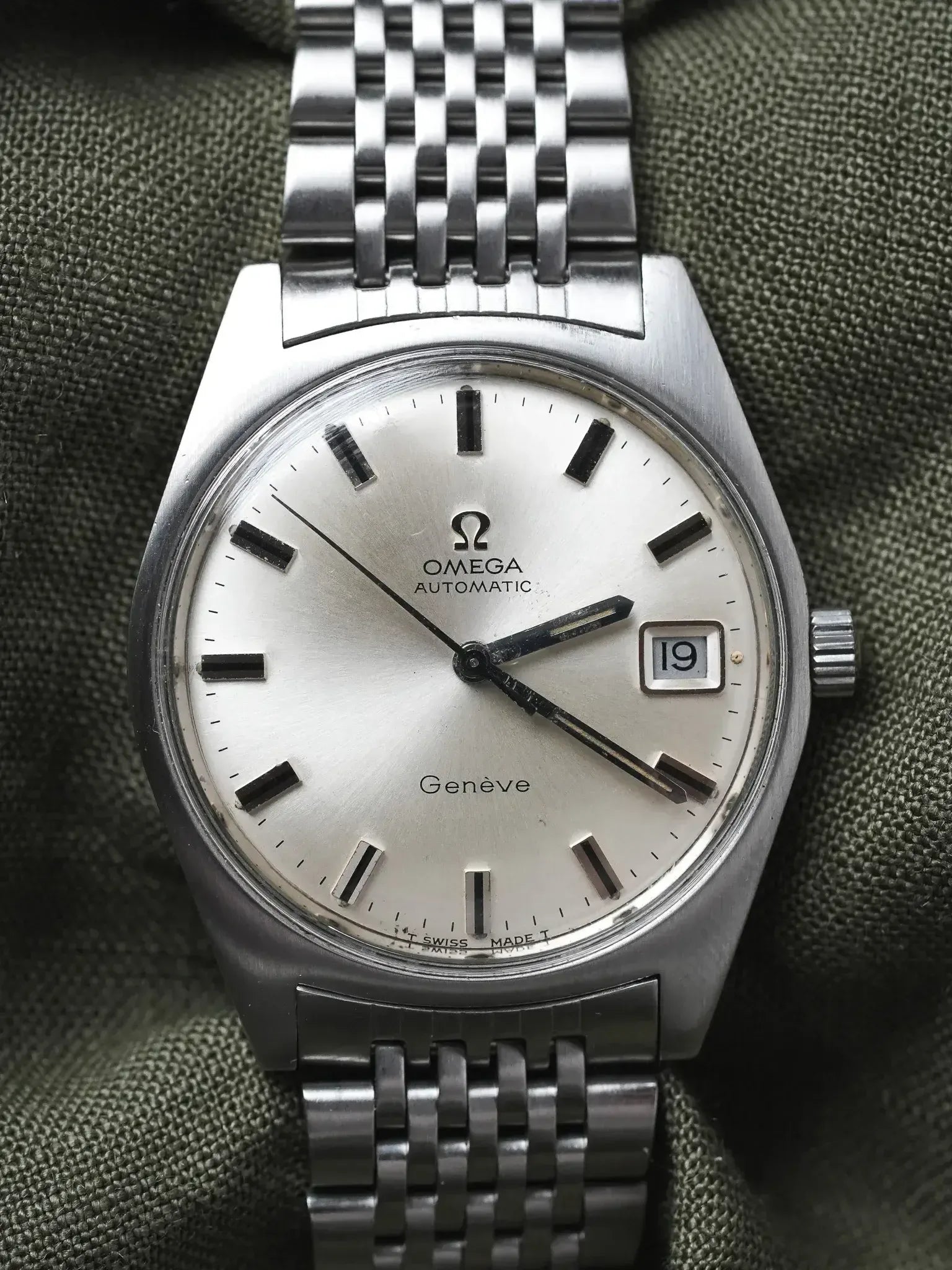 Omega - 166.041 Genève Tonneau Date Grain de Riz - 1968 - Atelier Victor