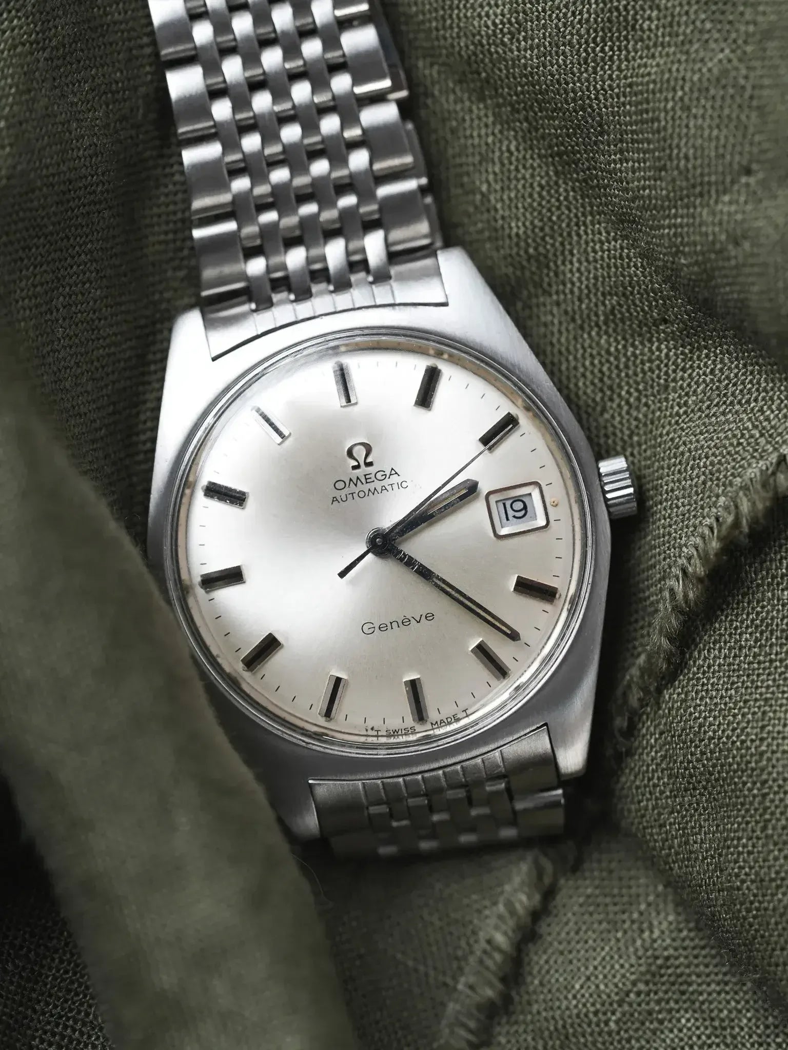 Omega - 166.041 Genève Tonneau Date Grain de Riz - 1968 - Atelier Victor