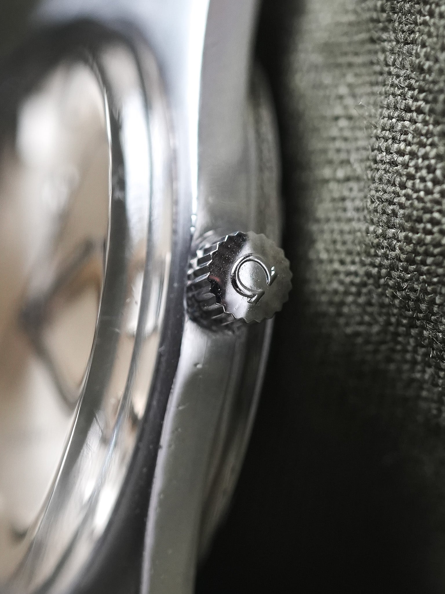 Omega - 166.041 Genève Tonneau Date Grain de Riz - 1968 - Atelier Victor - Vintage Shop