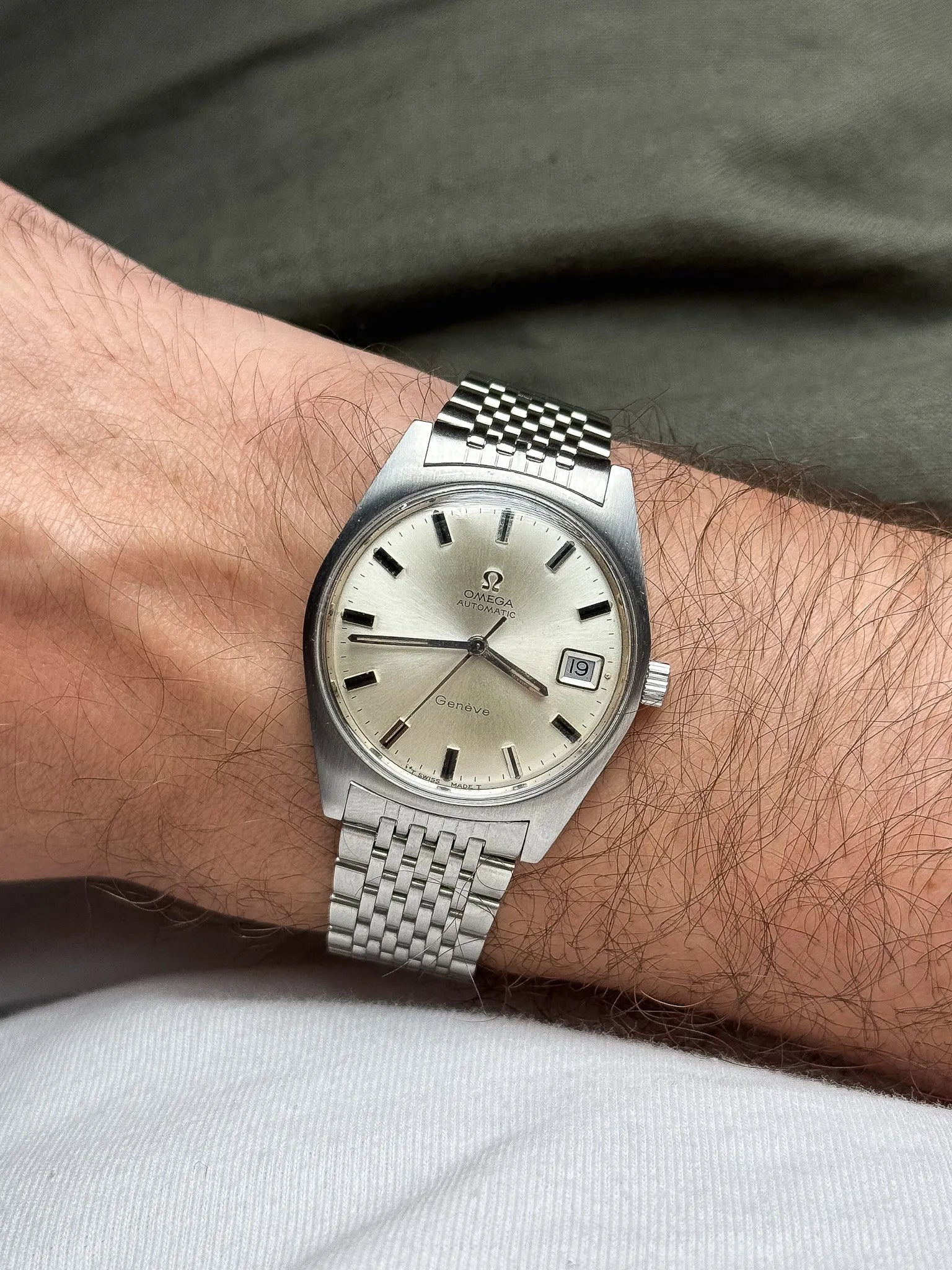 Omega - 166.041 Genève Tonneau Date Grain de Riz - 1968 - Atelier Victor - Vintage Shop