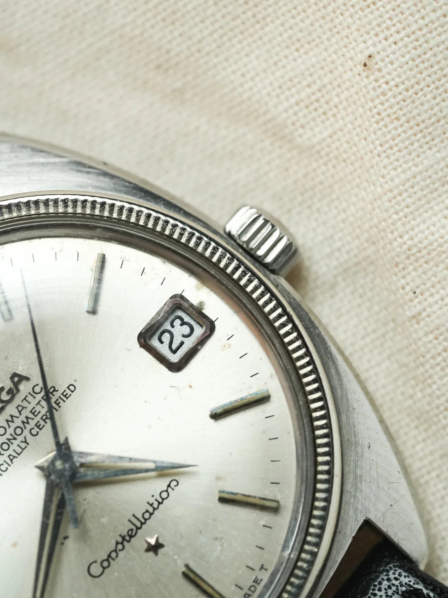 Omega - 168.027 Constellation Date Lunette Or blanc 18k désigné par Gerald Genta - 1968 - Atelier Victor