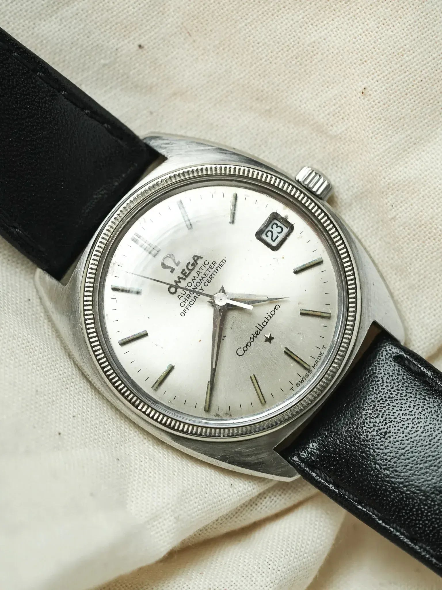 Omega - 168.027 Constellation Date Lunette Or blanc 18k désigné par Gerald Genta - 1968 - Atelier Victor