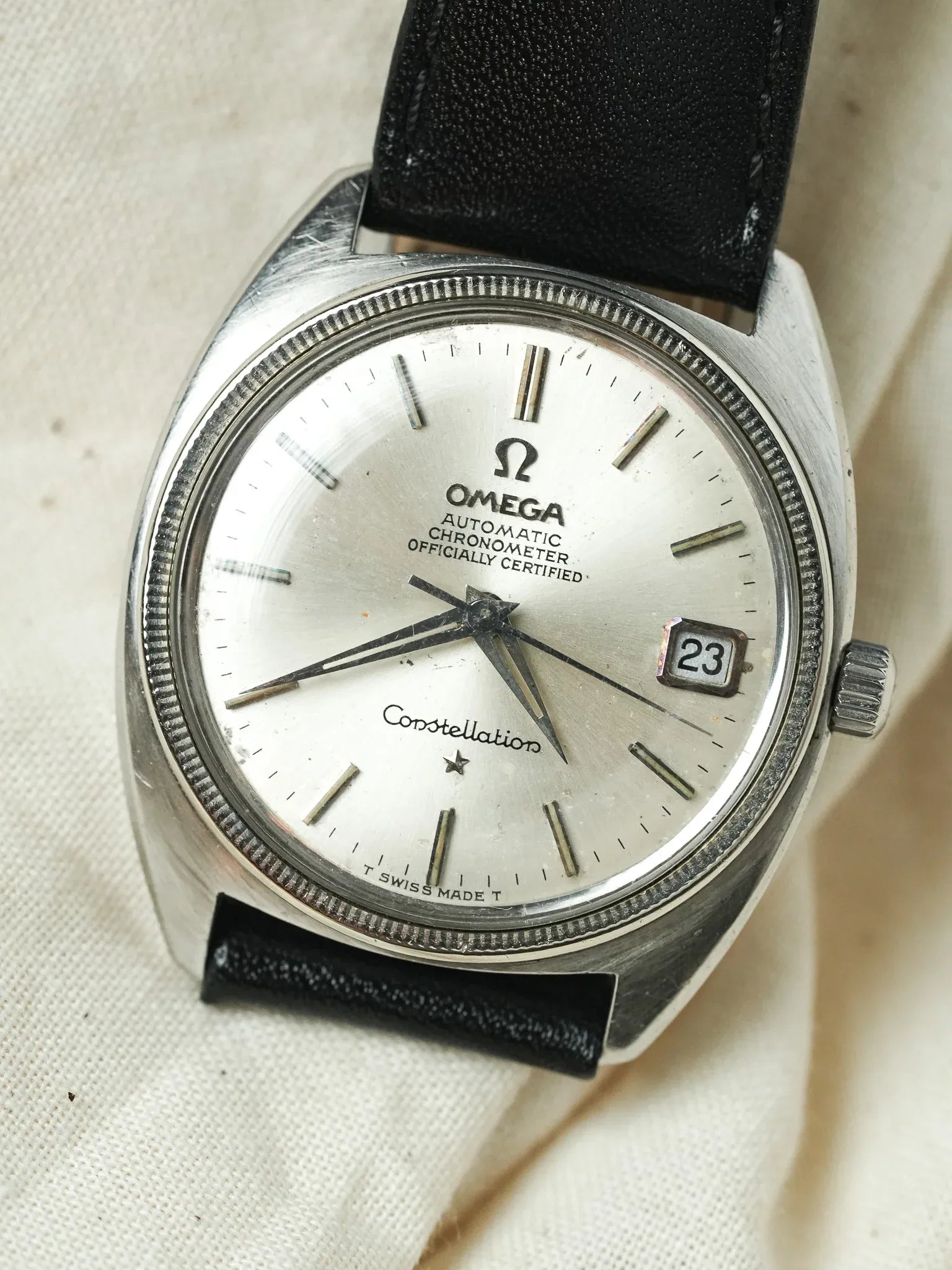 Omega - 168.027 Constellation Date Lunette Or blanc 18k désigné par Gerald Genta - 1968 - Atelier Victor