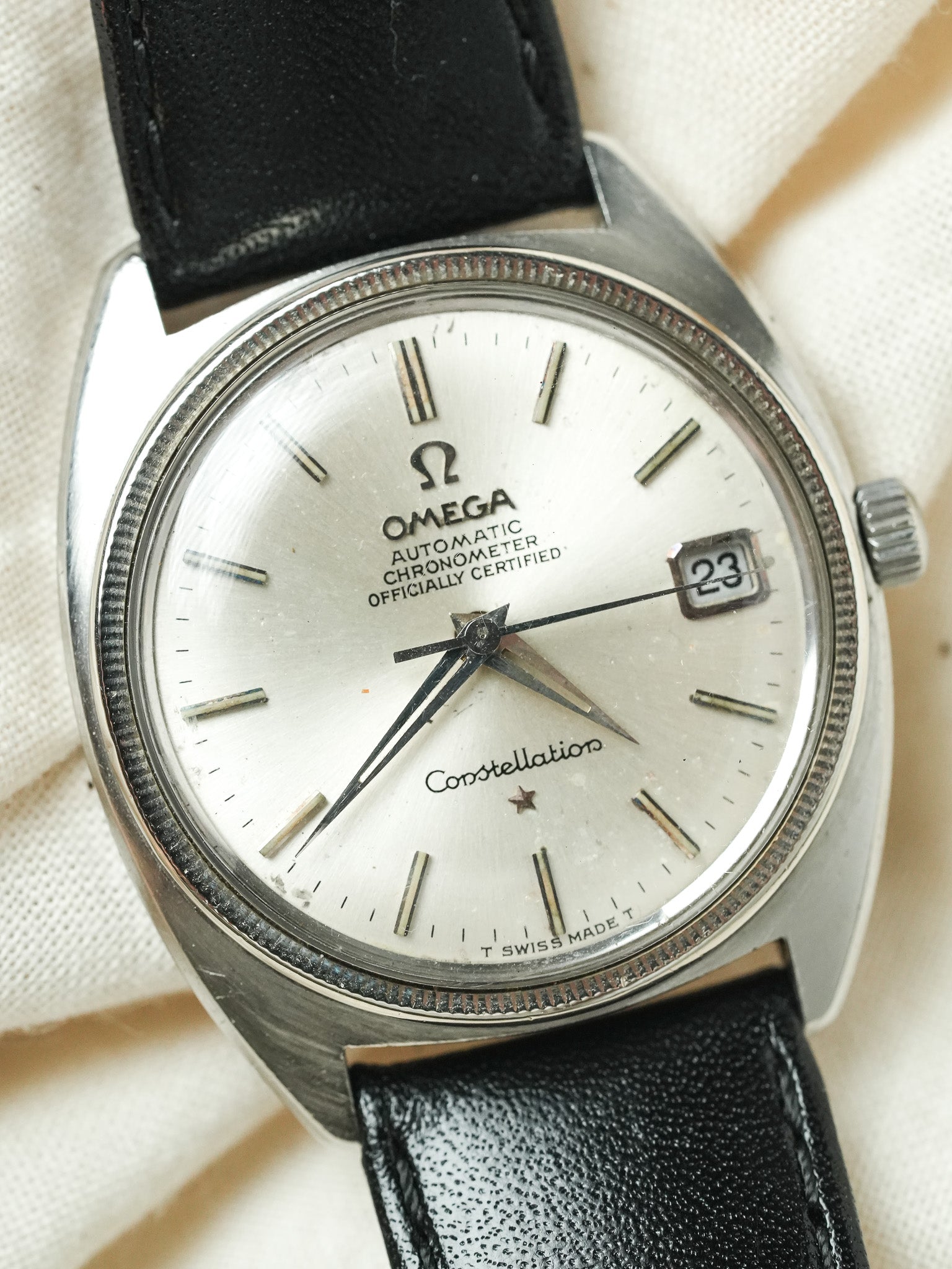 Omega - 168.027 Constellation Date Lunette Or blanc 28k désigné par Gerald Genta - 1968 - Atelier Victor - Vintage Shop