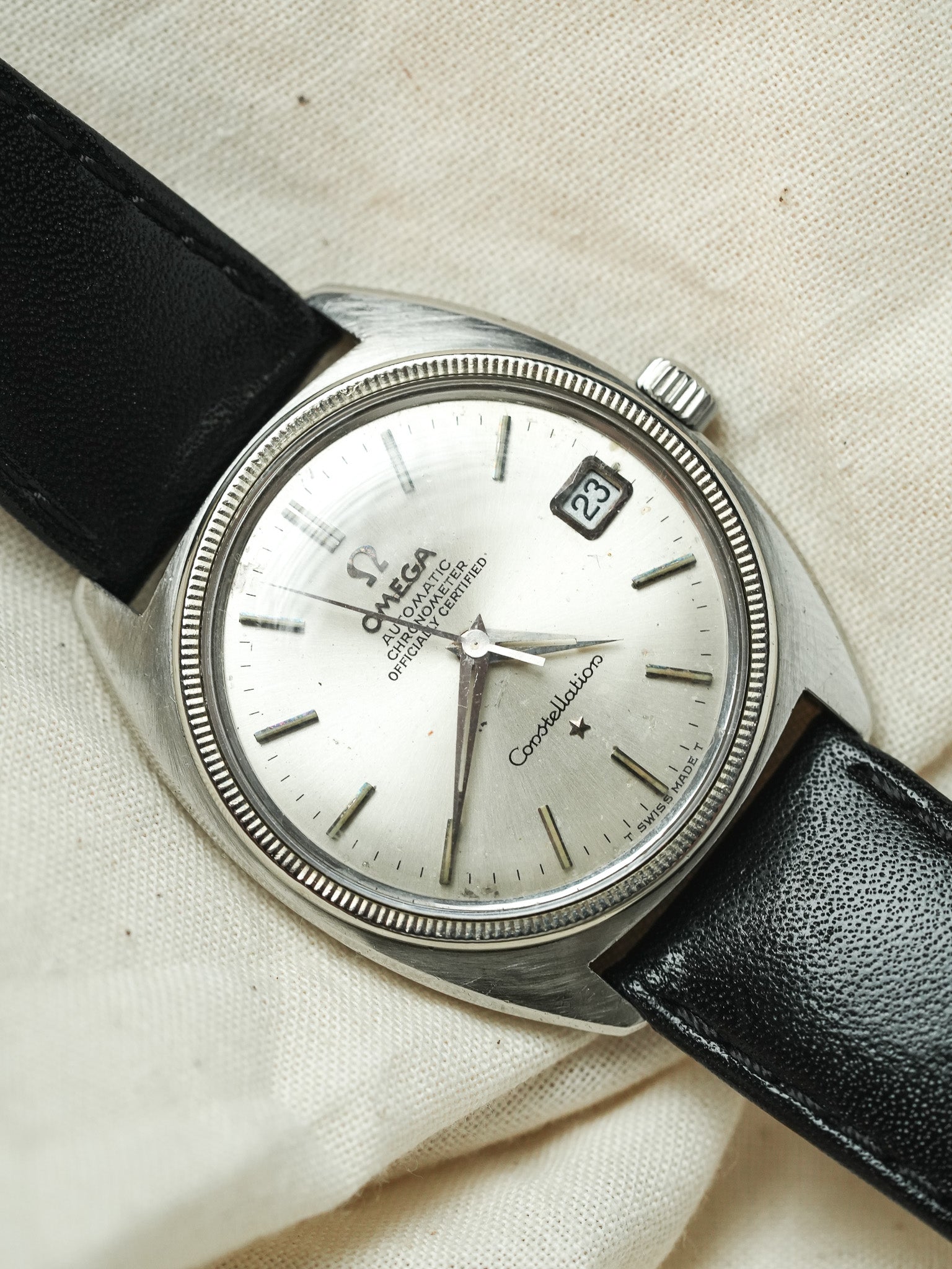 Omega - 168.027 Constellation Date Lunette Or blanc 28k désigné par Gerald Genta - 1968 - Atelier Victor - Vintage Shop