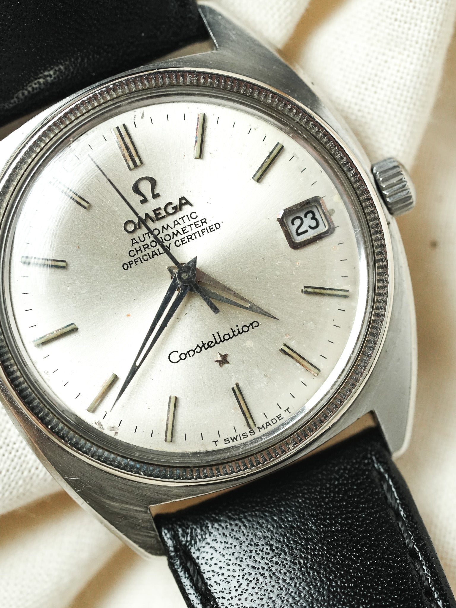 Omega - 168.027 Constellation Date Lunette Or blanc 28k désigné par Gerald Genta - 1968 - Atelier Victor - Vintage Shop