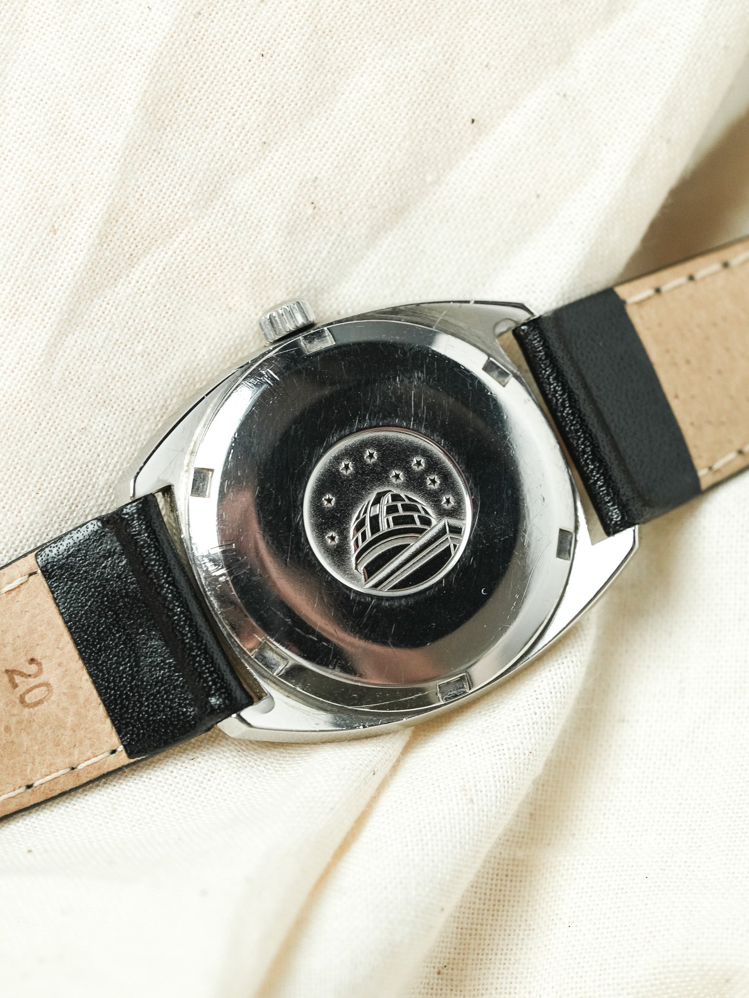 Omega - 168.027 Constellation Date Lunette Or blanc 28k désigné par Gerald Genta - 1968 - Atelier Victor - Vintage Shop