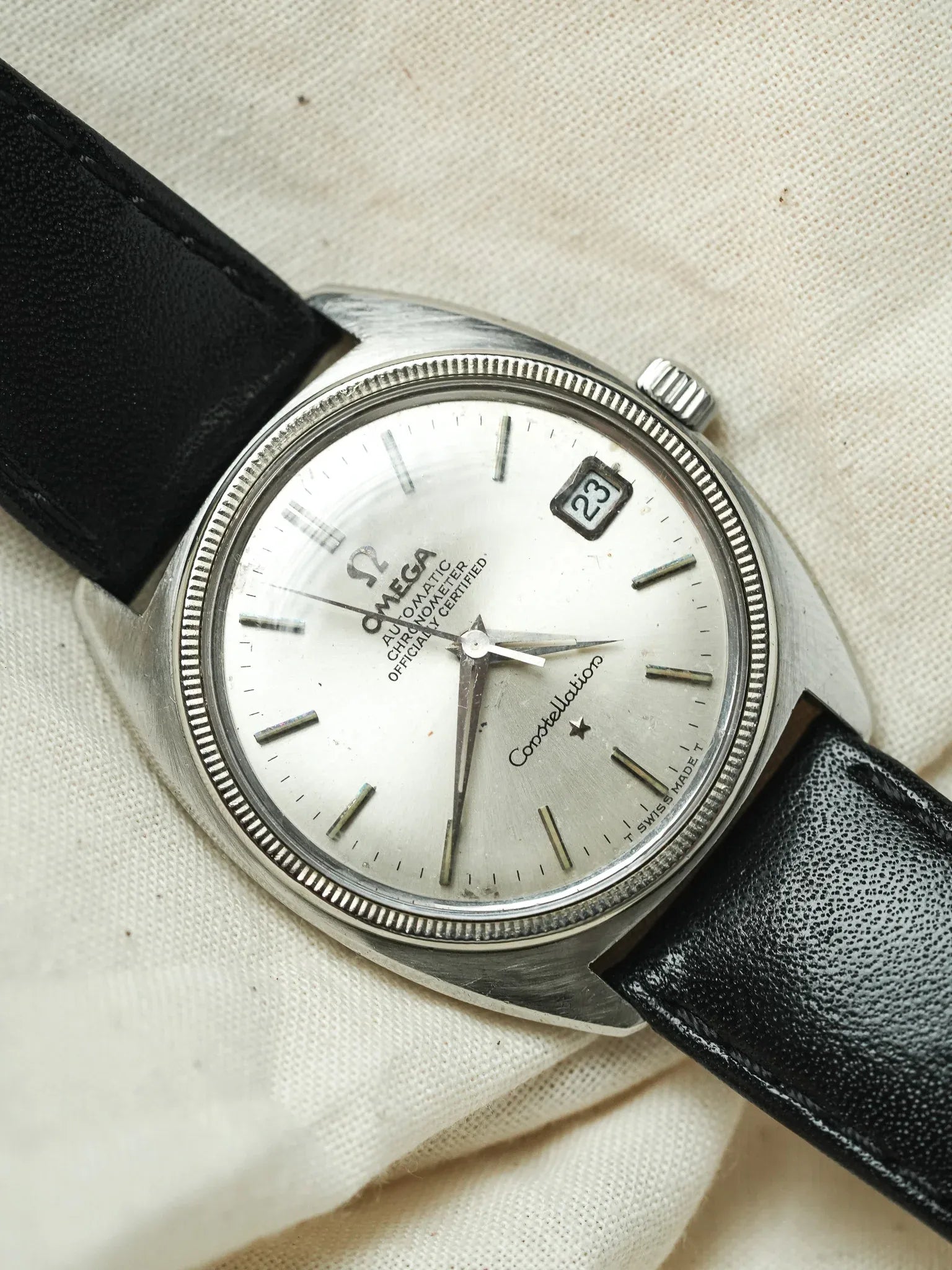 Omega - 168.027 Constellation Date Lunette Or blanc 28k désigné par Gerald Genta - 1968 - Atelier Victor - Vintage Shop