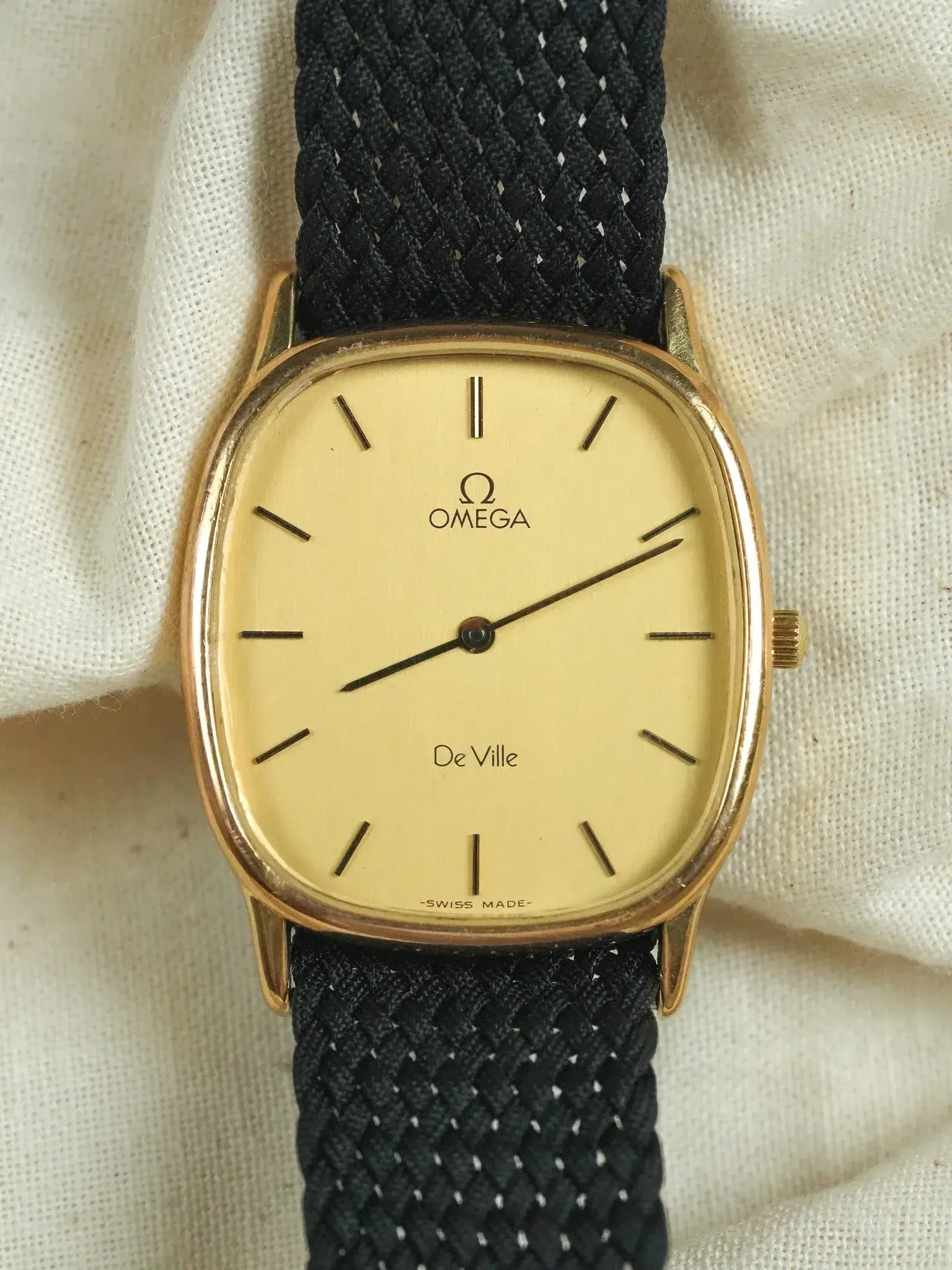 Omega - 191.0220 Tonneau Or Cadran Or Quartz - 1982 - Atelier Victor