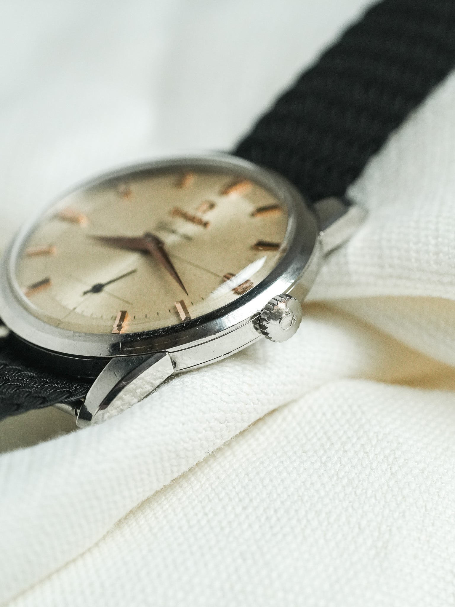 Omega - 2903-61 Genève Crosshair Index Or Rose - 1961 - Atelier Victor - Vintage Shop