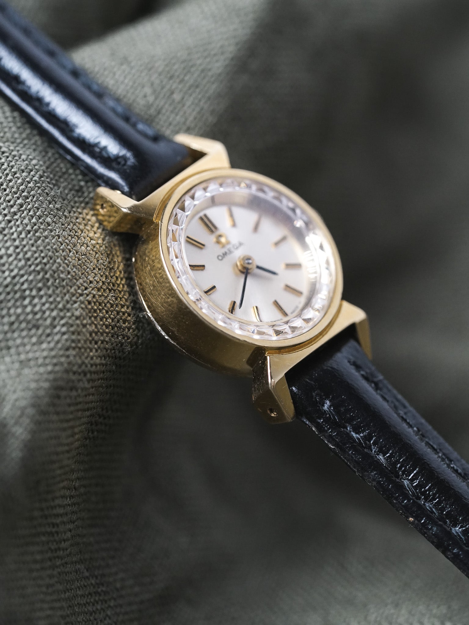 Omega - 511.165 Verre facette corne Gouttes d'eau or - 1966 - Atelier Victor - Vintage Shop