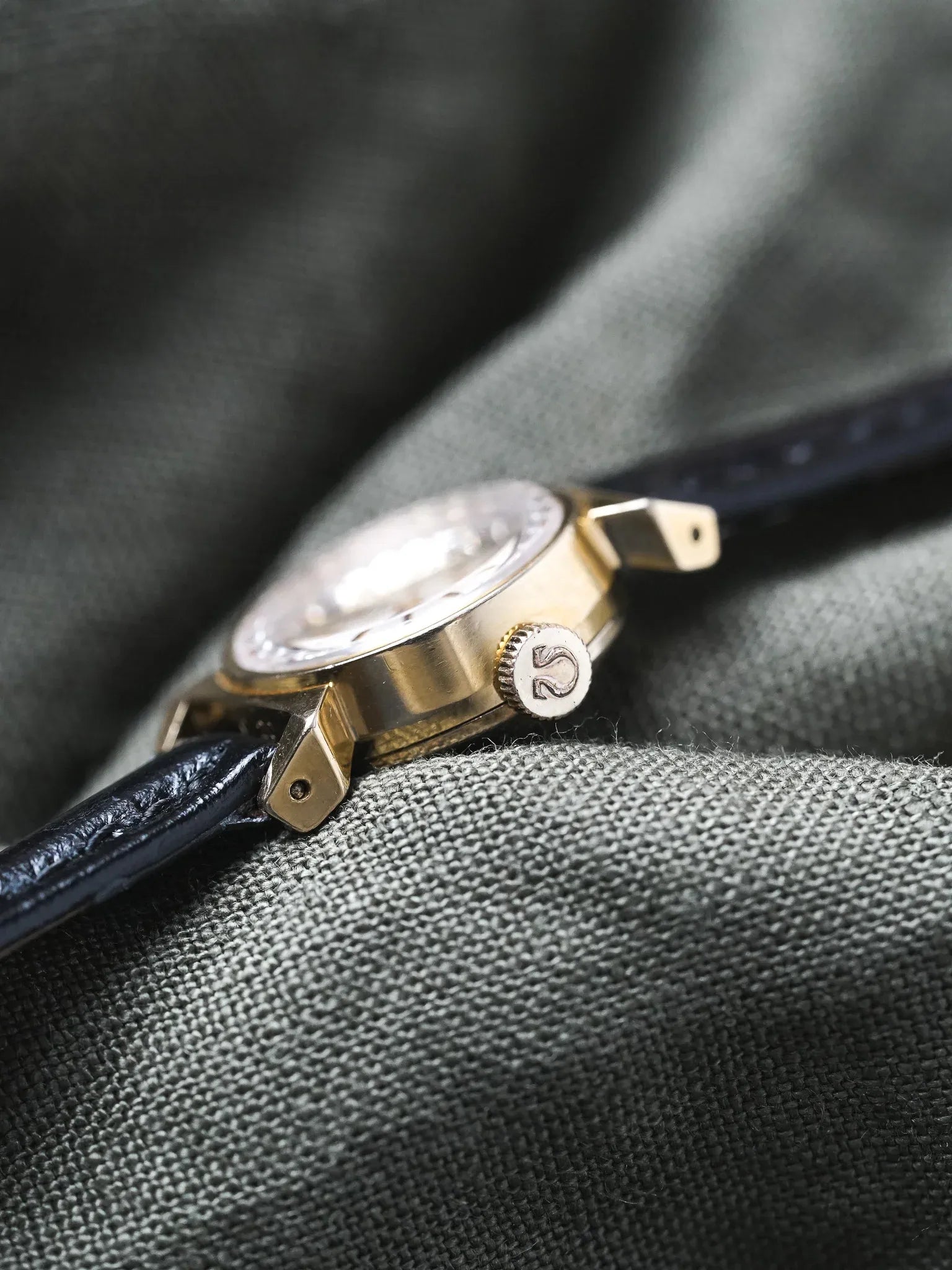Omega - 511.165 Verre facette corne Gouttes d'eau or - 1966 - Atelier Victor - Vintage Shop