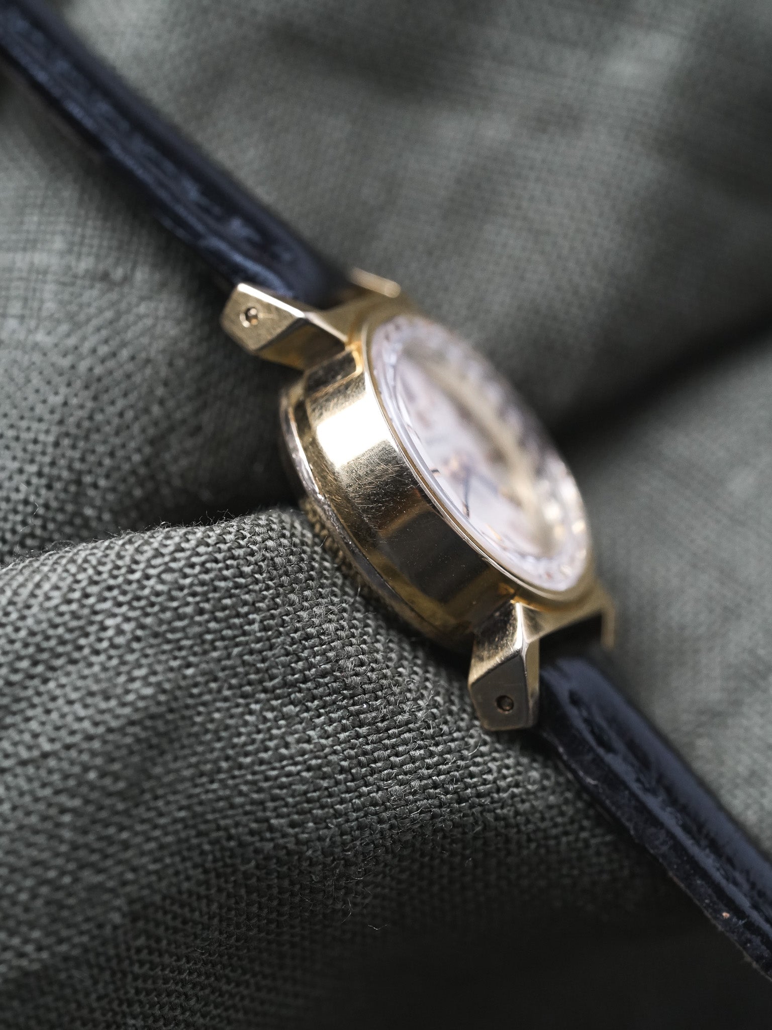 Omega - 511.165 Verre facette corne Gouttes d'eau or - 1966 - Atelier Victor - Vintage Shop