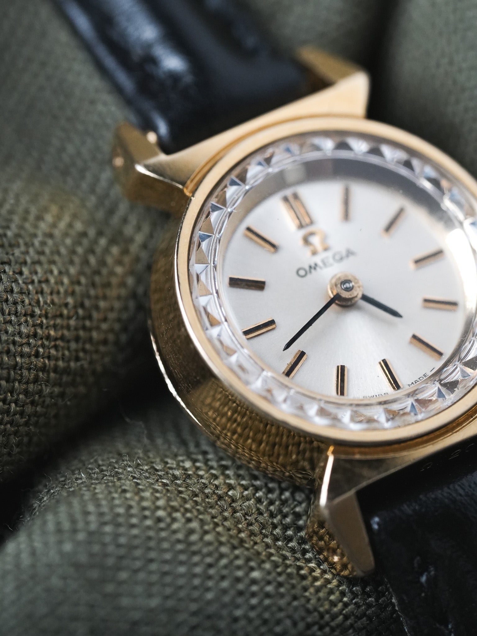 Omega - 511.165 Verre facette corne Gouttes d'eau or - 1966 - Atelier Victor - Vintage Shop