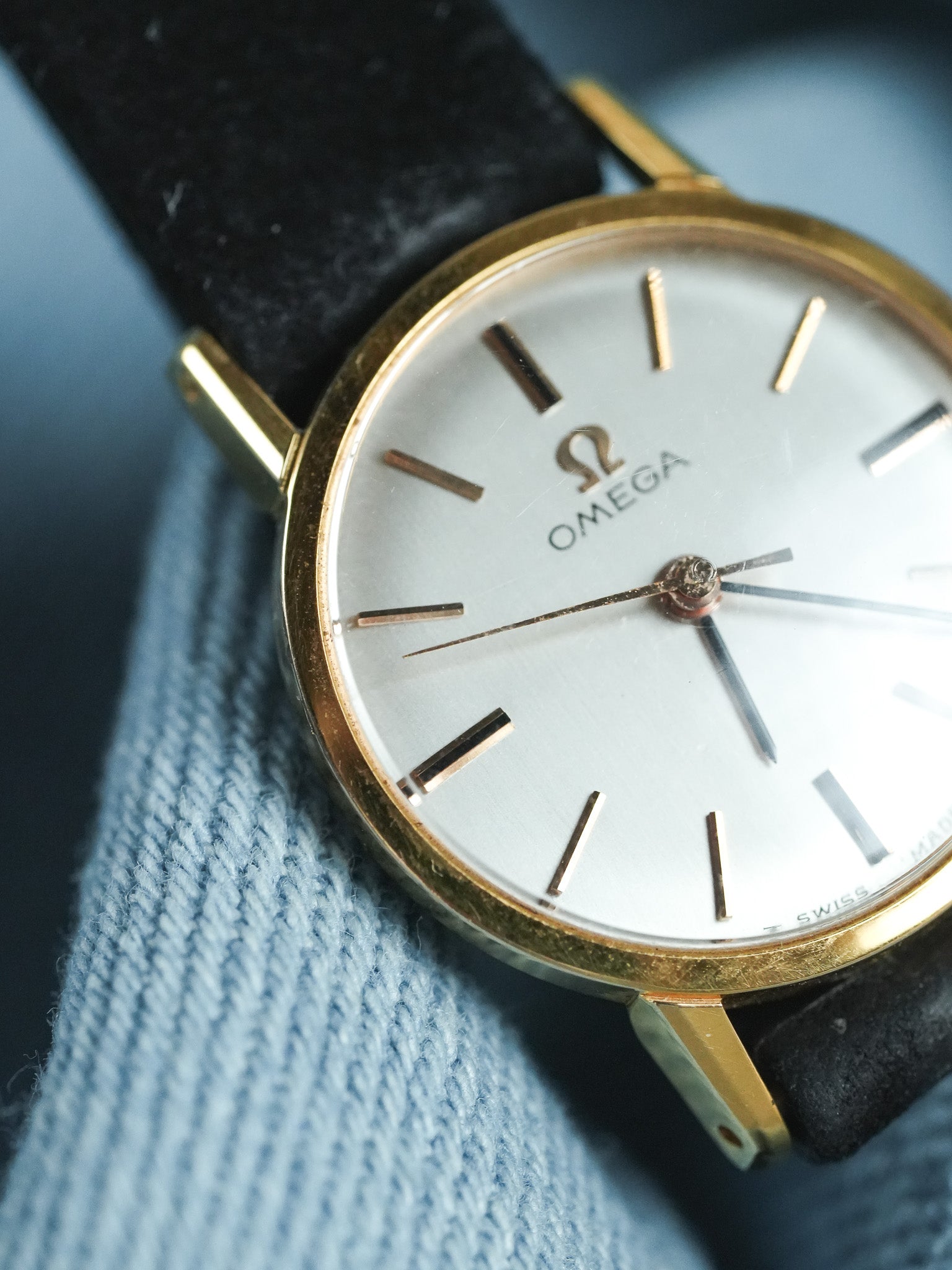Omega - 541.003 Mini Montre habillée index Or rose Onyx - 1966 - Atelier Victor - Vintage Shop