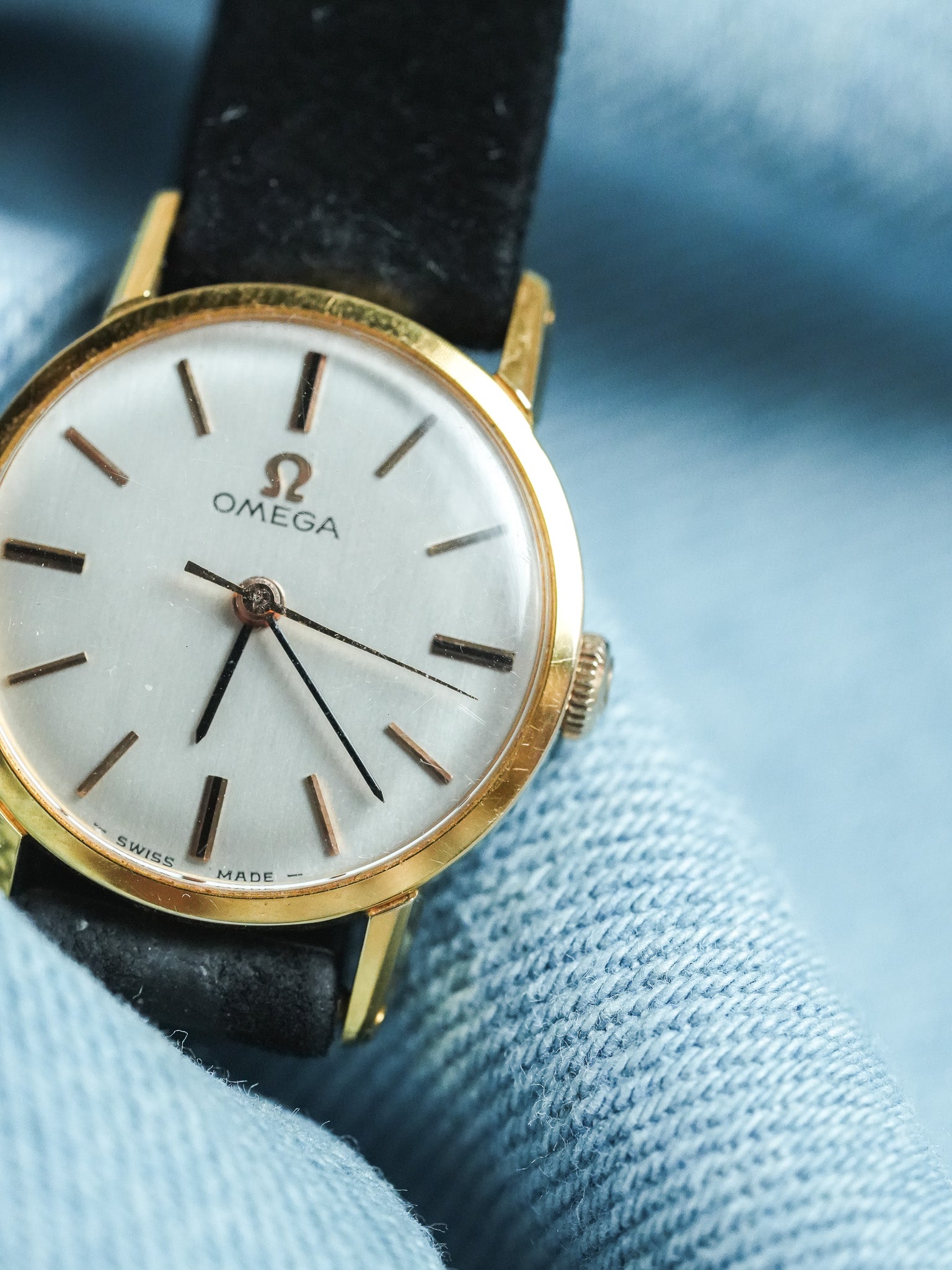 Omega - 541.003 Mini Montre habillée index Or rose Onyx - 1966 - Atelier Victor - Vintage Shop