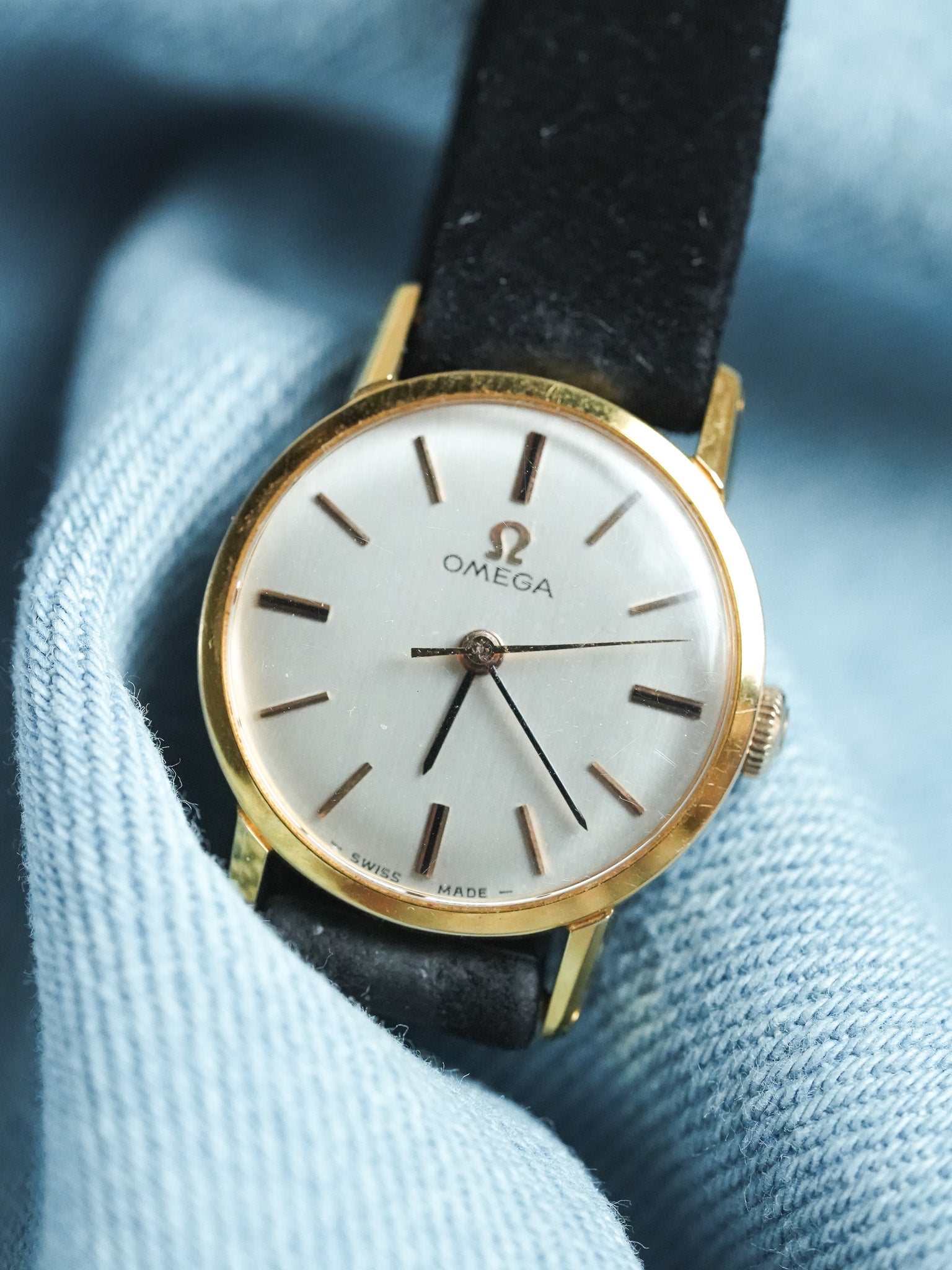 Omega - 541.003 Mini Montre habillée index Or rose Onyx - 1966 - Atelier Victor - Vintage Shop