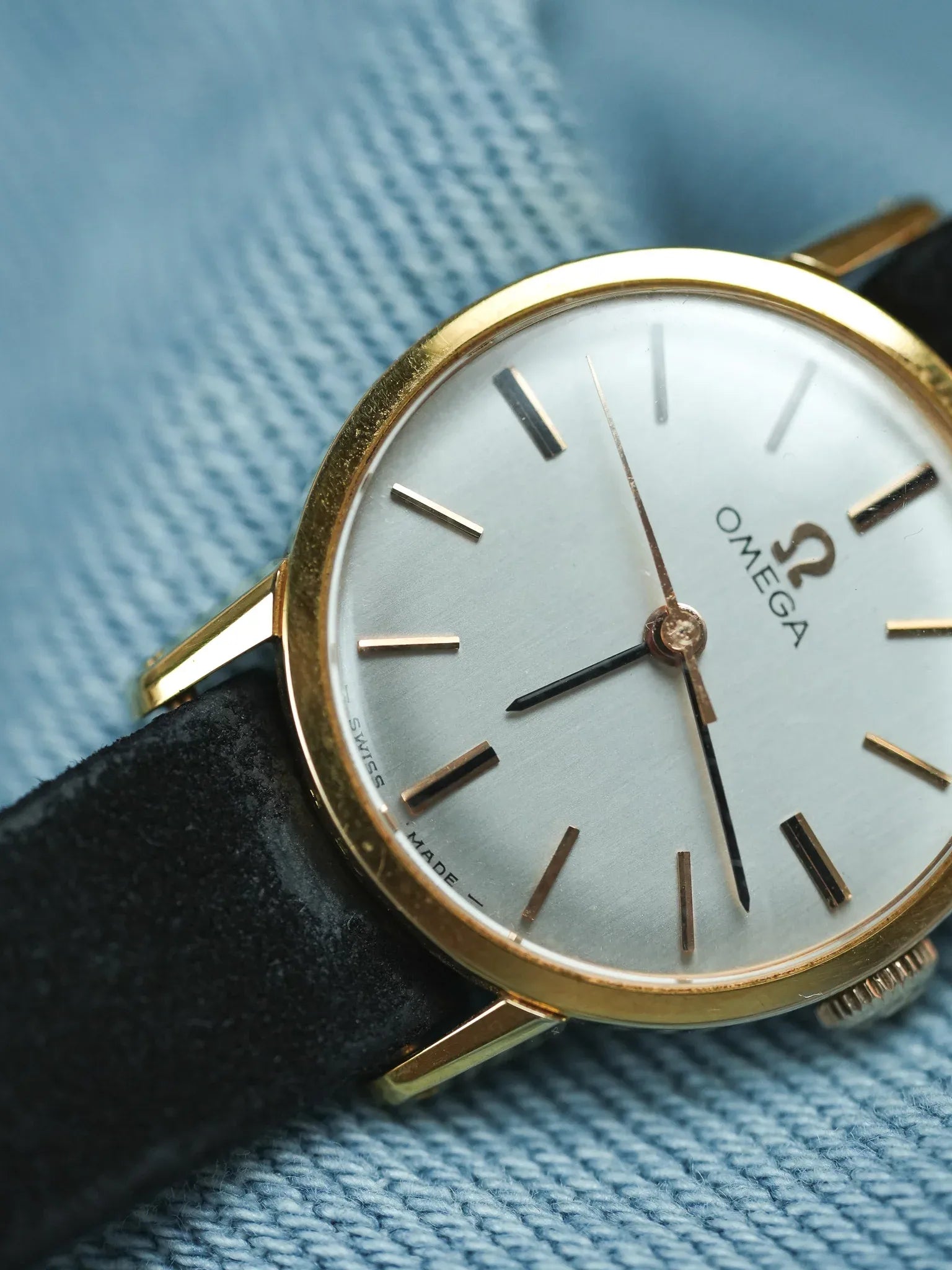 Omega - 541.003 Mini Montre habillée index Or rose Onyx - 1966 - Atelier Victor - Vintage Shop