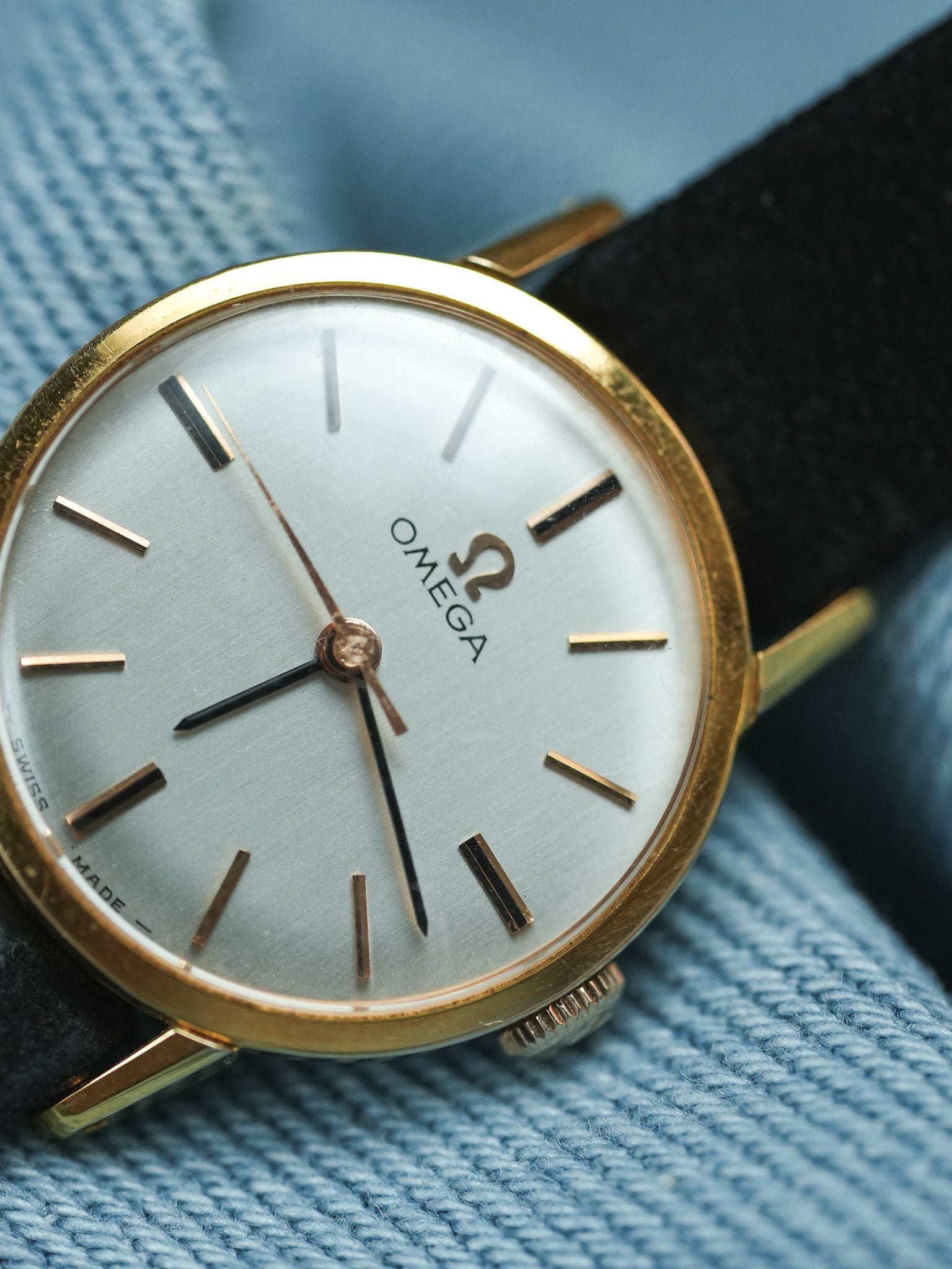 Omega - 541.003 Mini Montre habillée index Or rose Onyx - 1966 - Atelier Victor - Vintage Shop