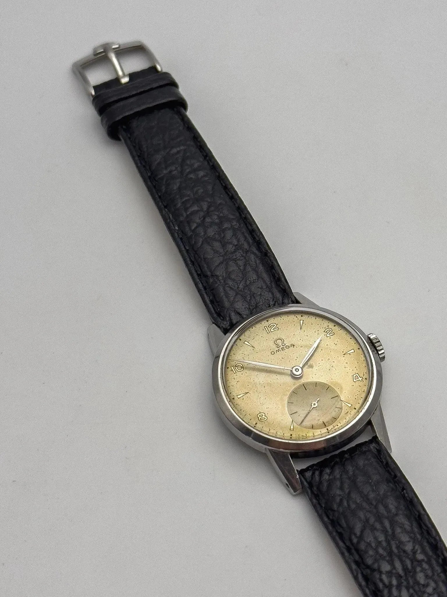 Omega - Calatrava Cream Patina - 1947 - Atelier Victor - Vintage Shop