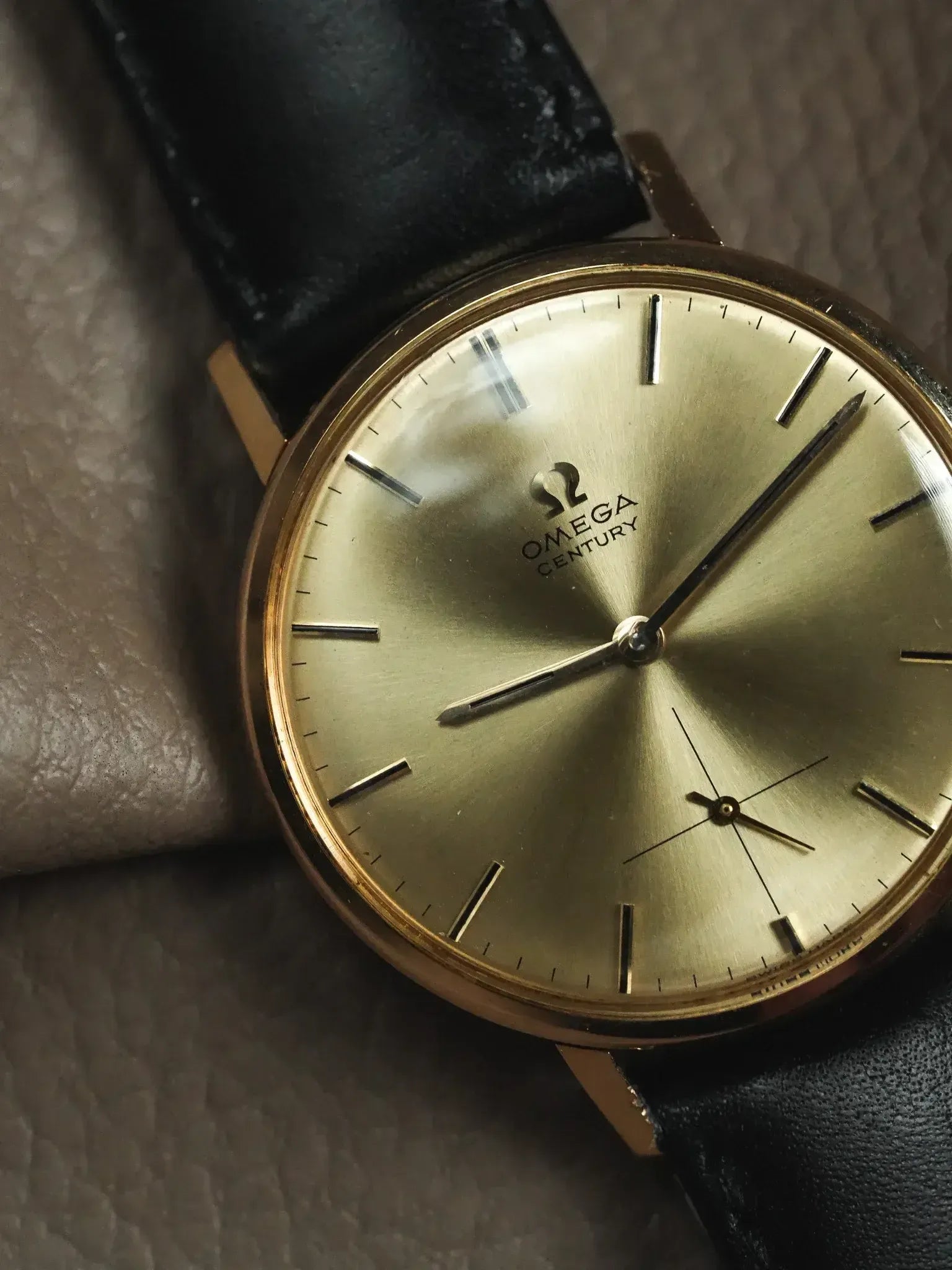 Omega - Century 121.014 Or 18k Boitier et cadran - 1964 - Atelier Victor