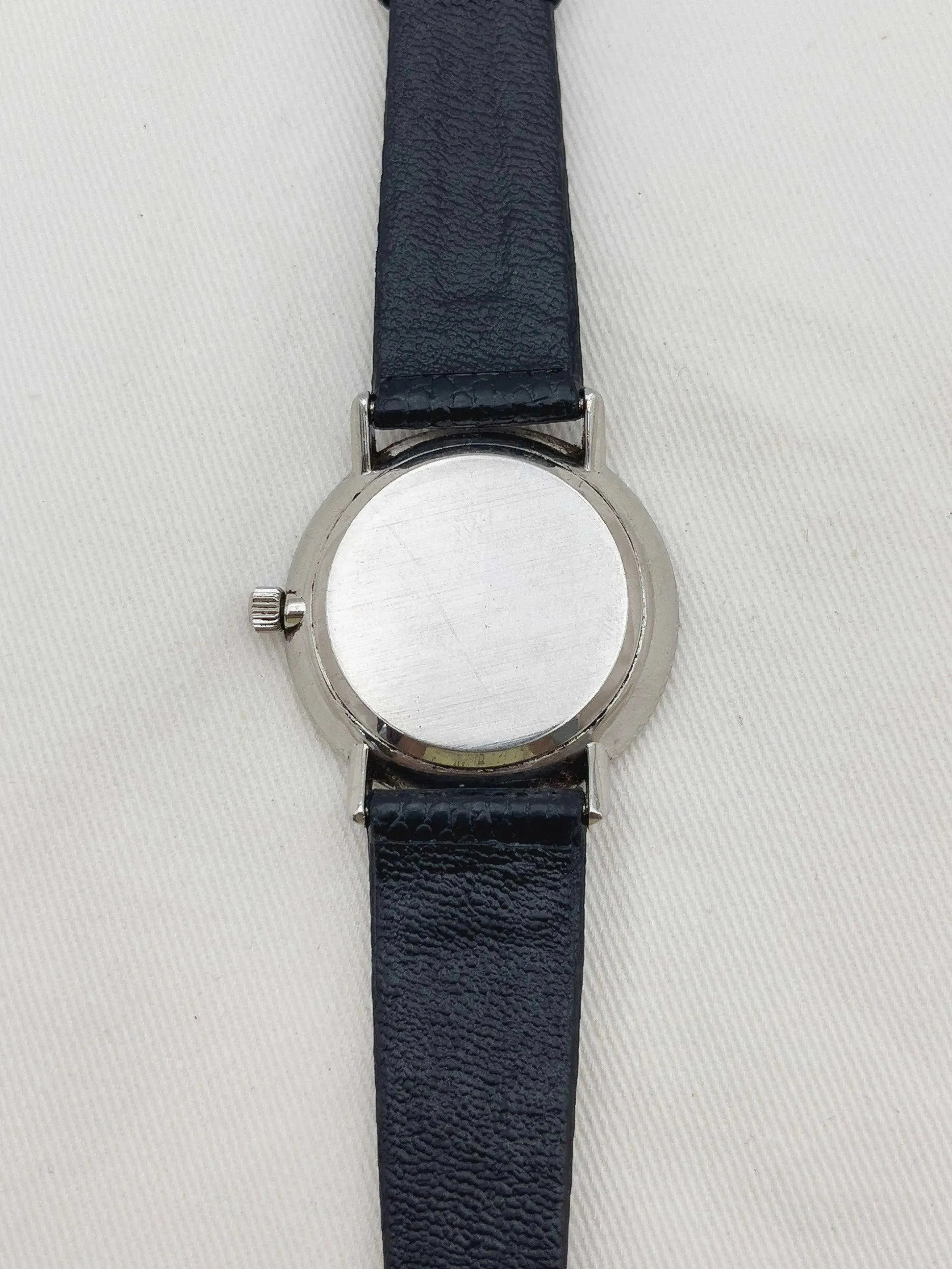 Omega - Circle Champagne Dial - 1976 - Atelier Victor - Vintage Shop
