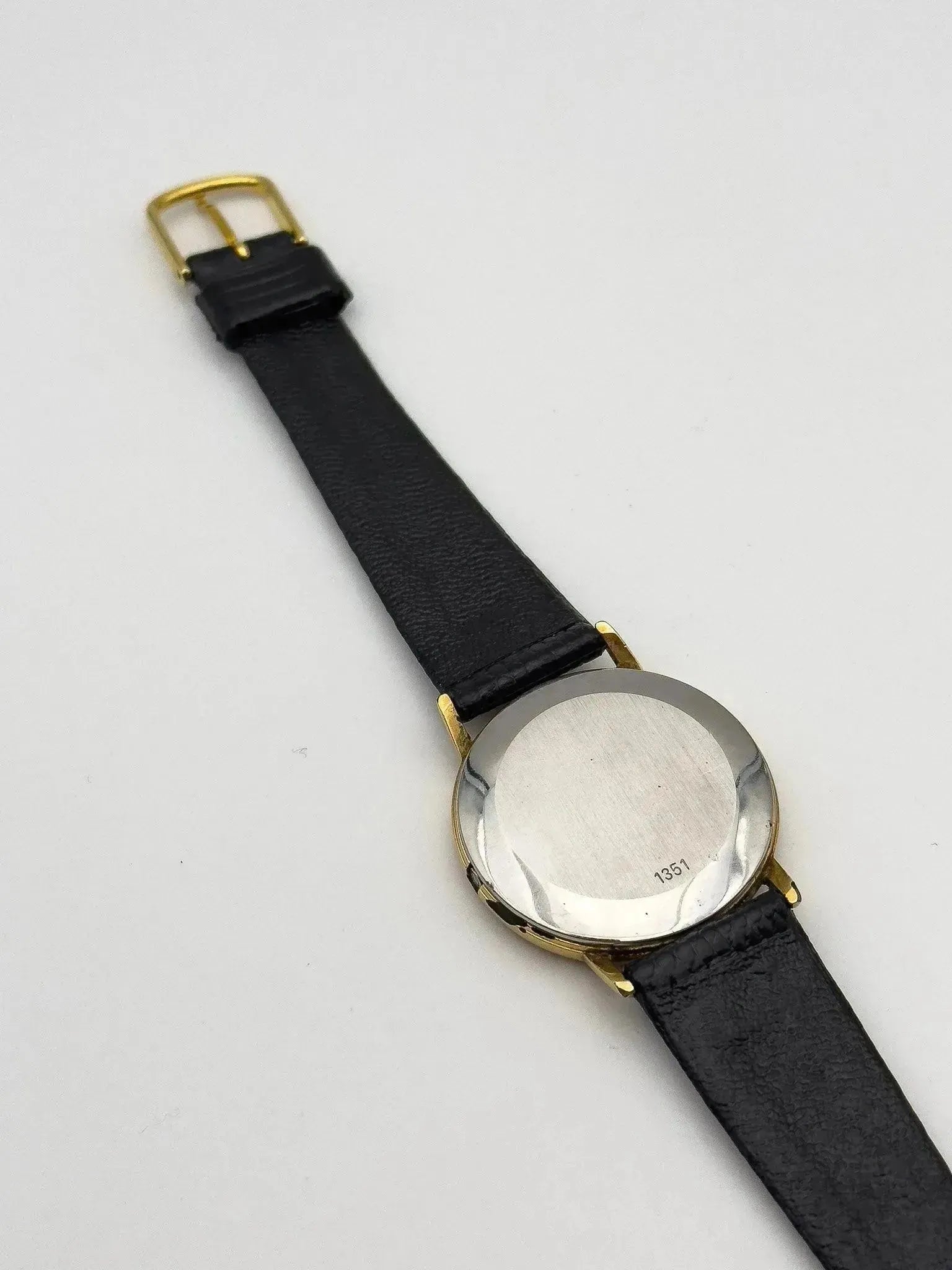 Omega - Circle Gold Clous de Paris - 1977 - Atelier Victor Paris - Vintage Watch Shop Dubai