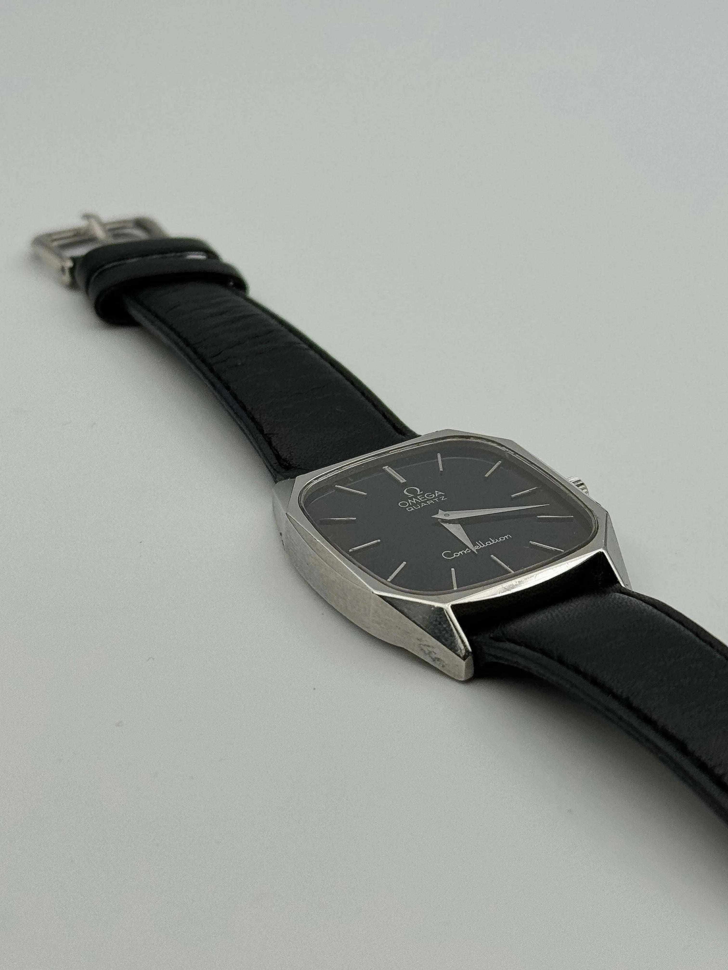 Omega - Constellation Black Dial Black Strap - 1977 - Atelier Victor Paris - Vintage Watch Shop Dubai