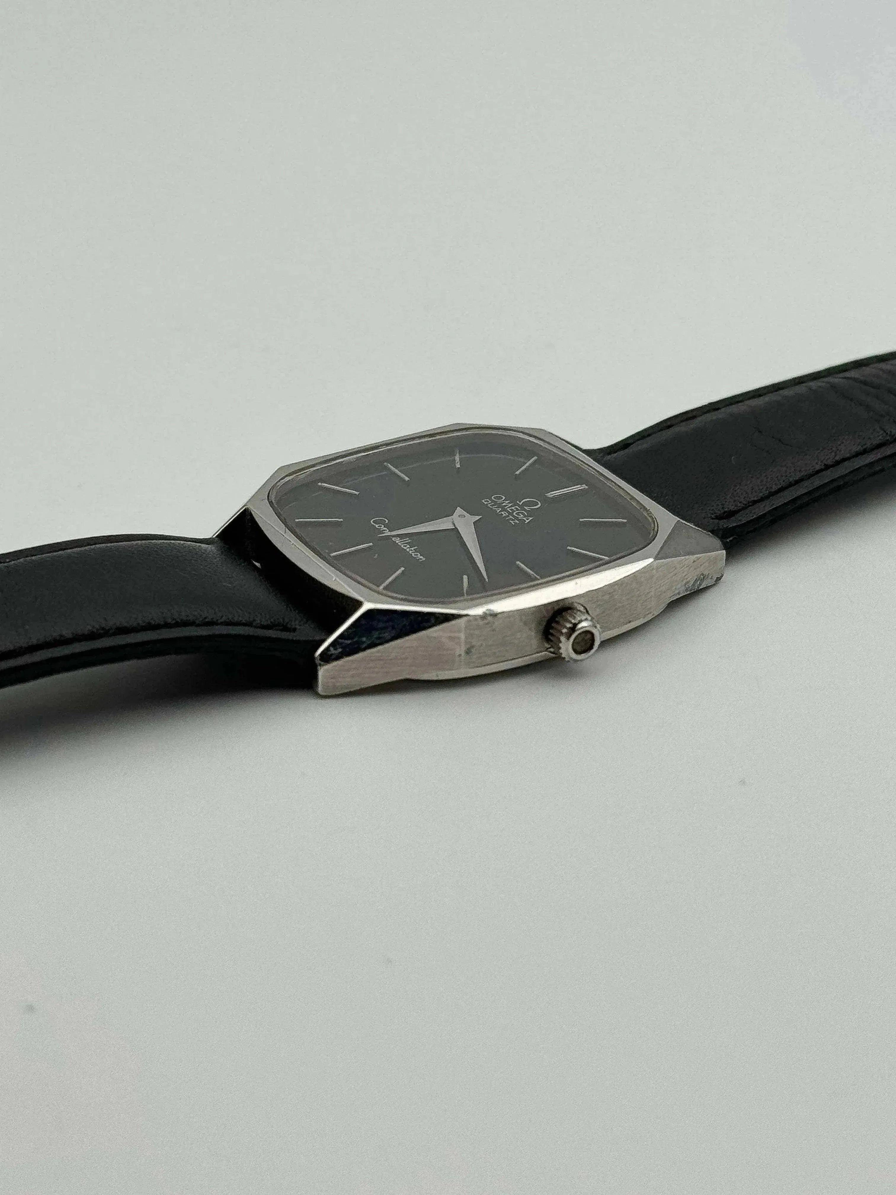 Omega - Constellation Black Dial Black Strap - 1977 - Atelier Victor Paris - Vintage Watch Shop Dubai